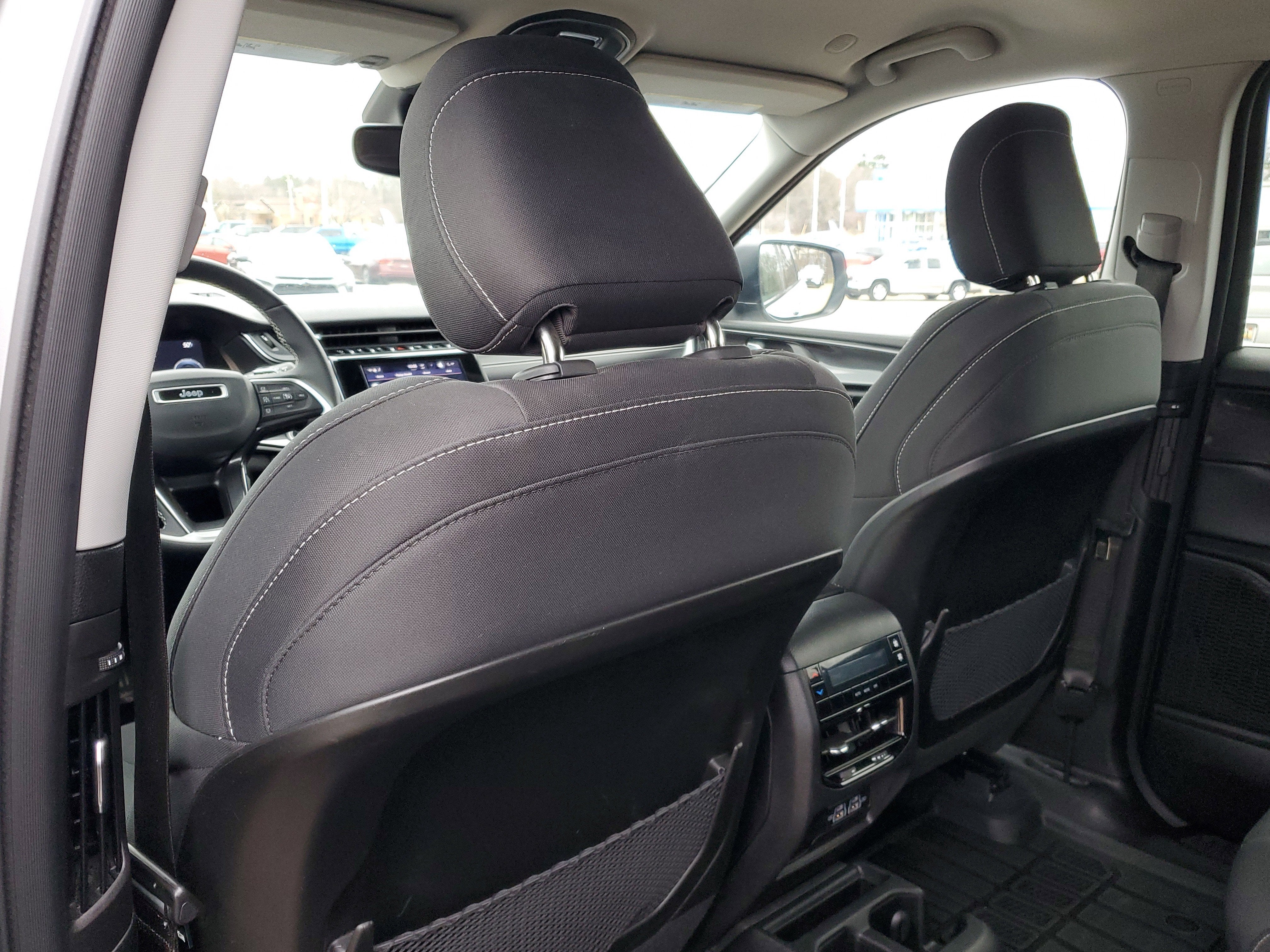 2023 Jeep Grand Cherokee L Laredo 4x4