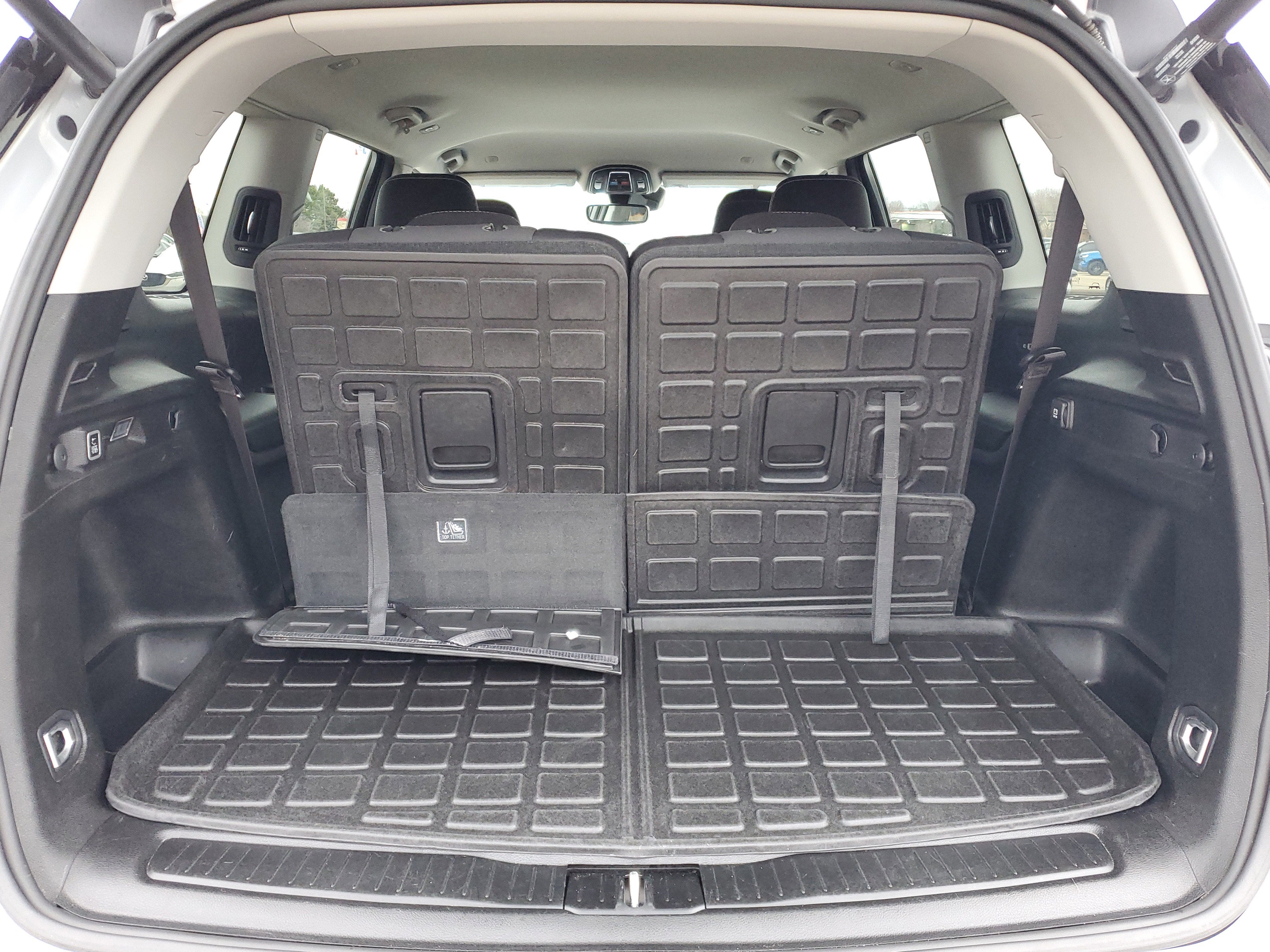 2023 Jeep Grand Cherokee L Laredo 4x4