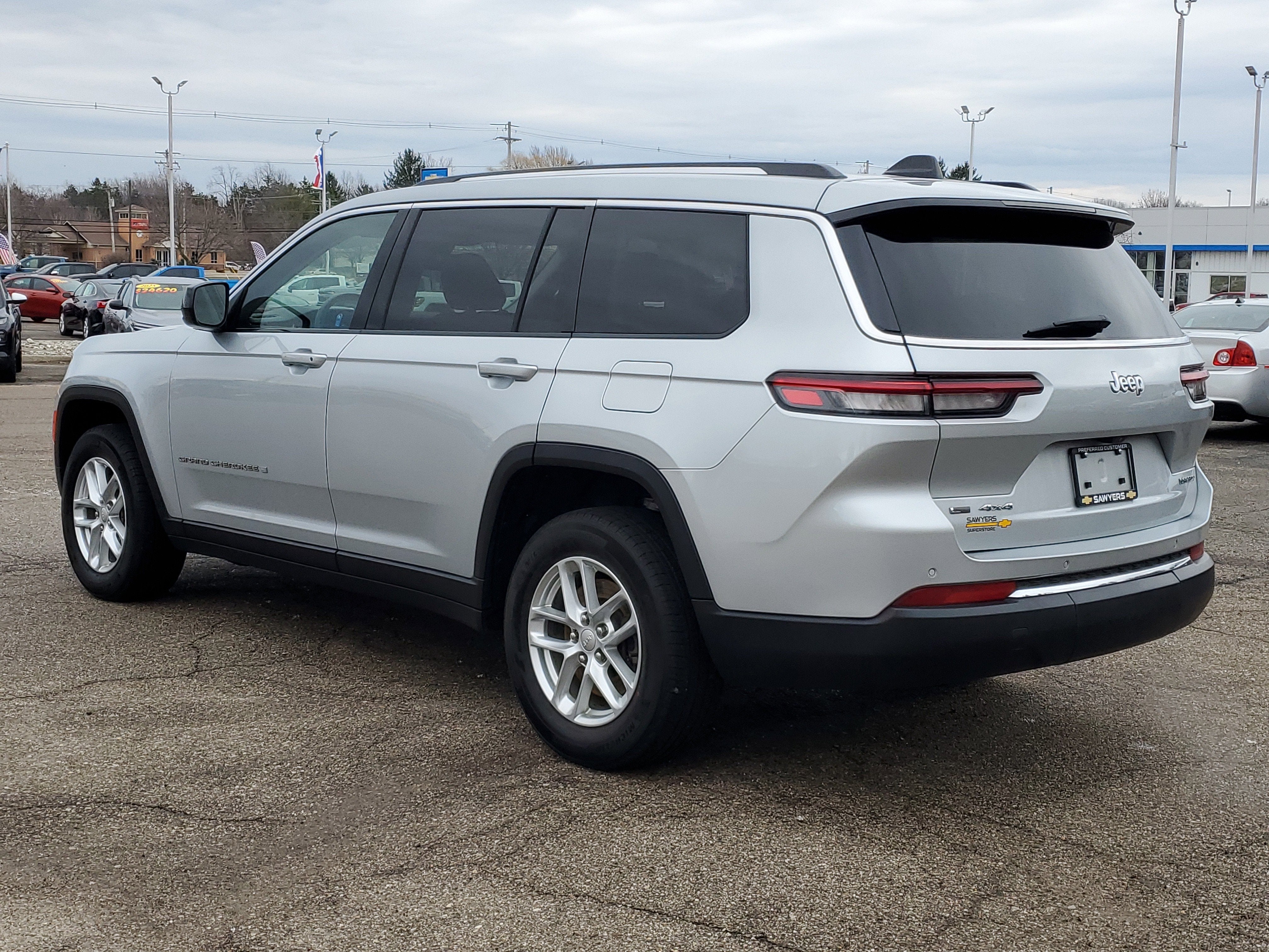 2023 Jeep Grand Cherokee L Laredo 4x4