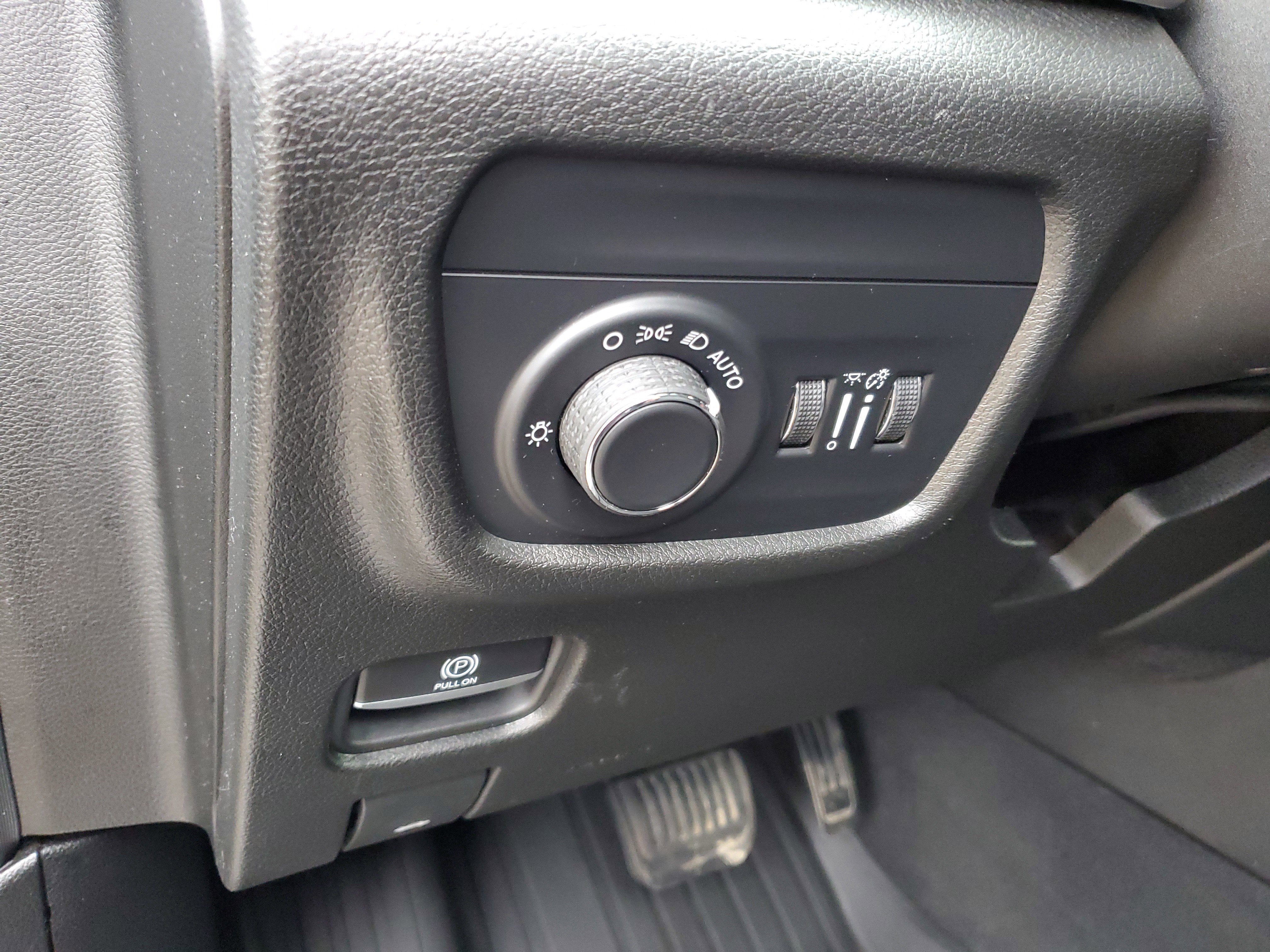 2023 Jeep Grand Cherokee L Laredo 4x4