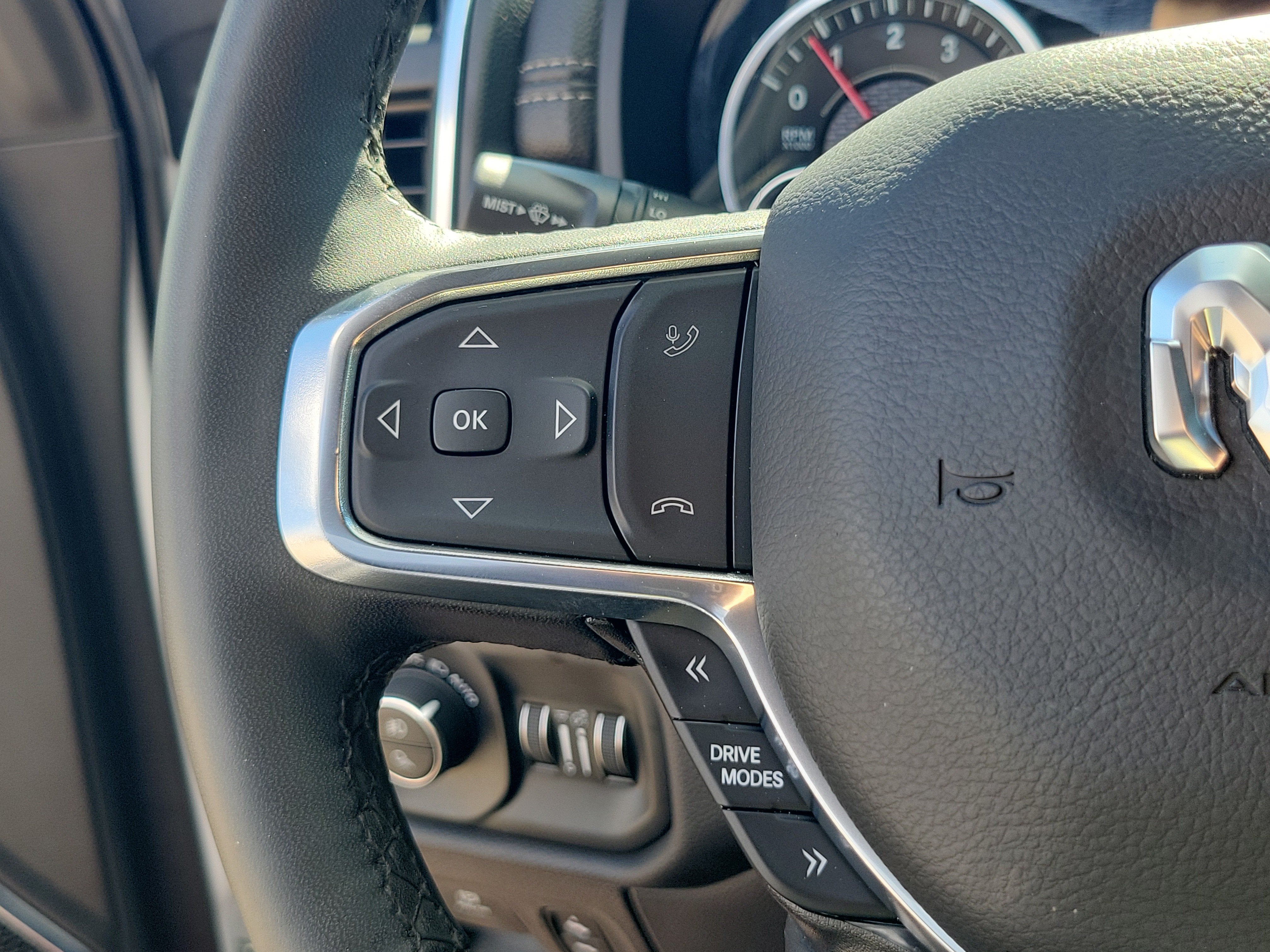 2025 RAM 1500 Laramie Crew Cab 4x4 5'7" Box