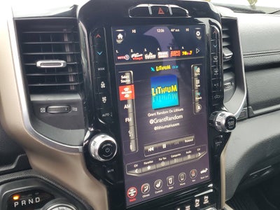 2019 RAM 1500 Laramie Crew Cab 4x4 5'7" Box