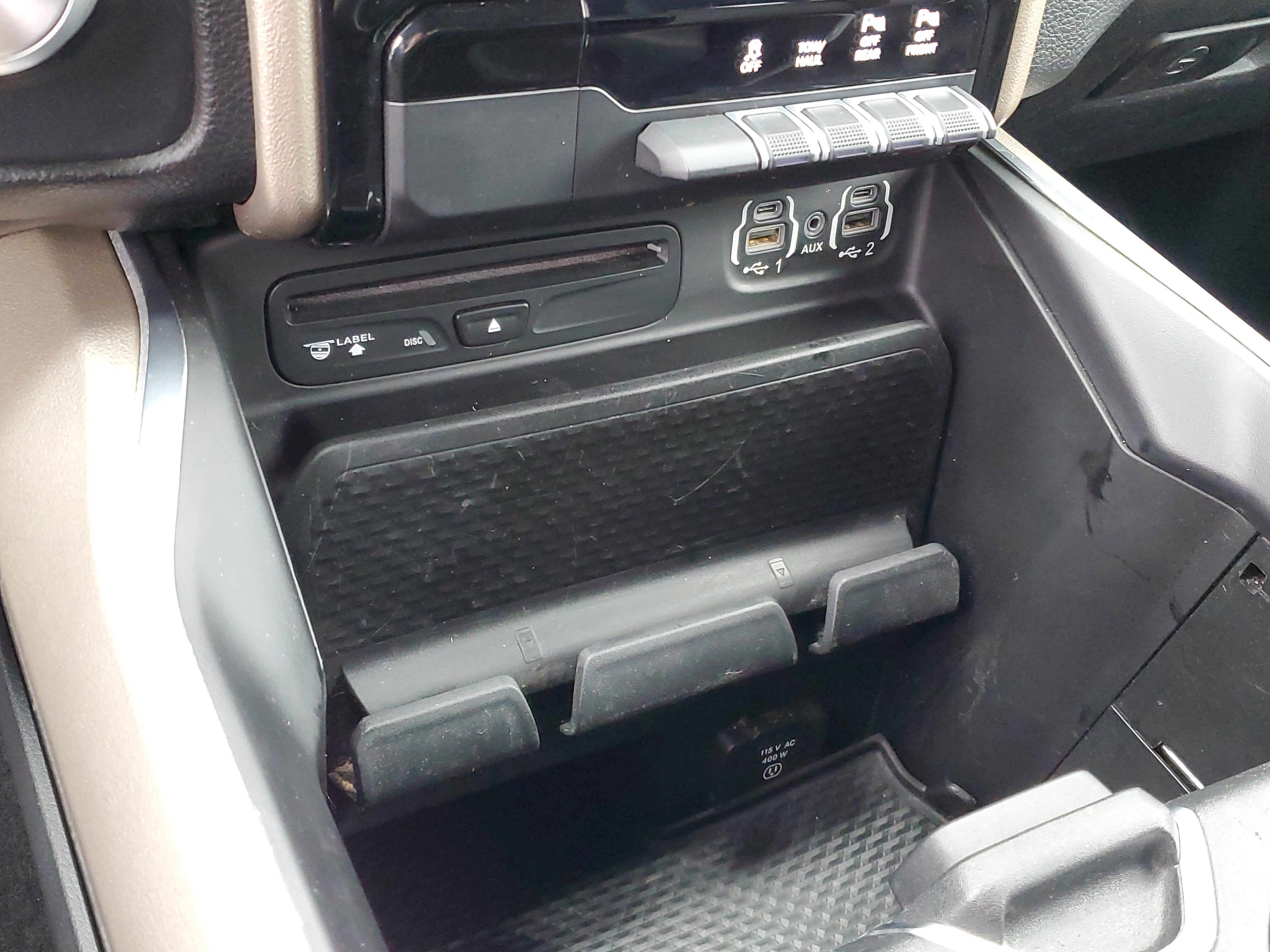 2019 RAM 1500 Laramie Crew Cab 4x4 5'7" Box