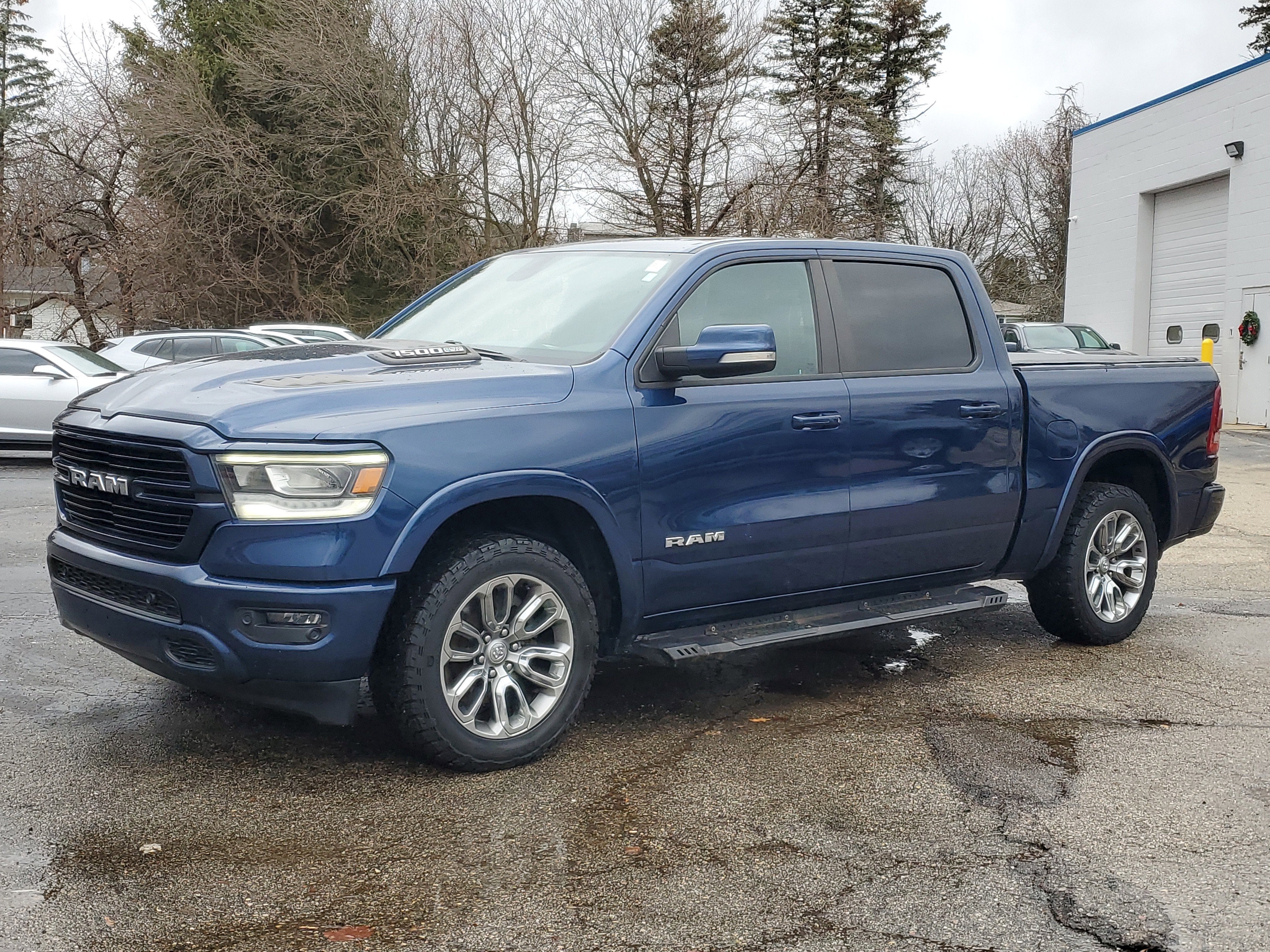 2019 RAM 1500 Laramie Crew Cab 4x4 5'7" Box