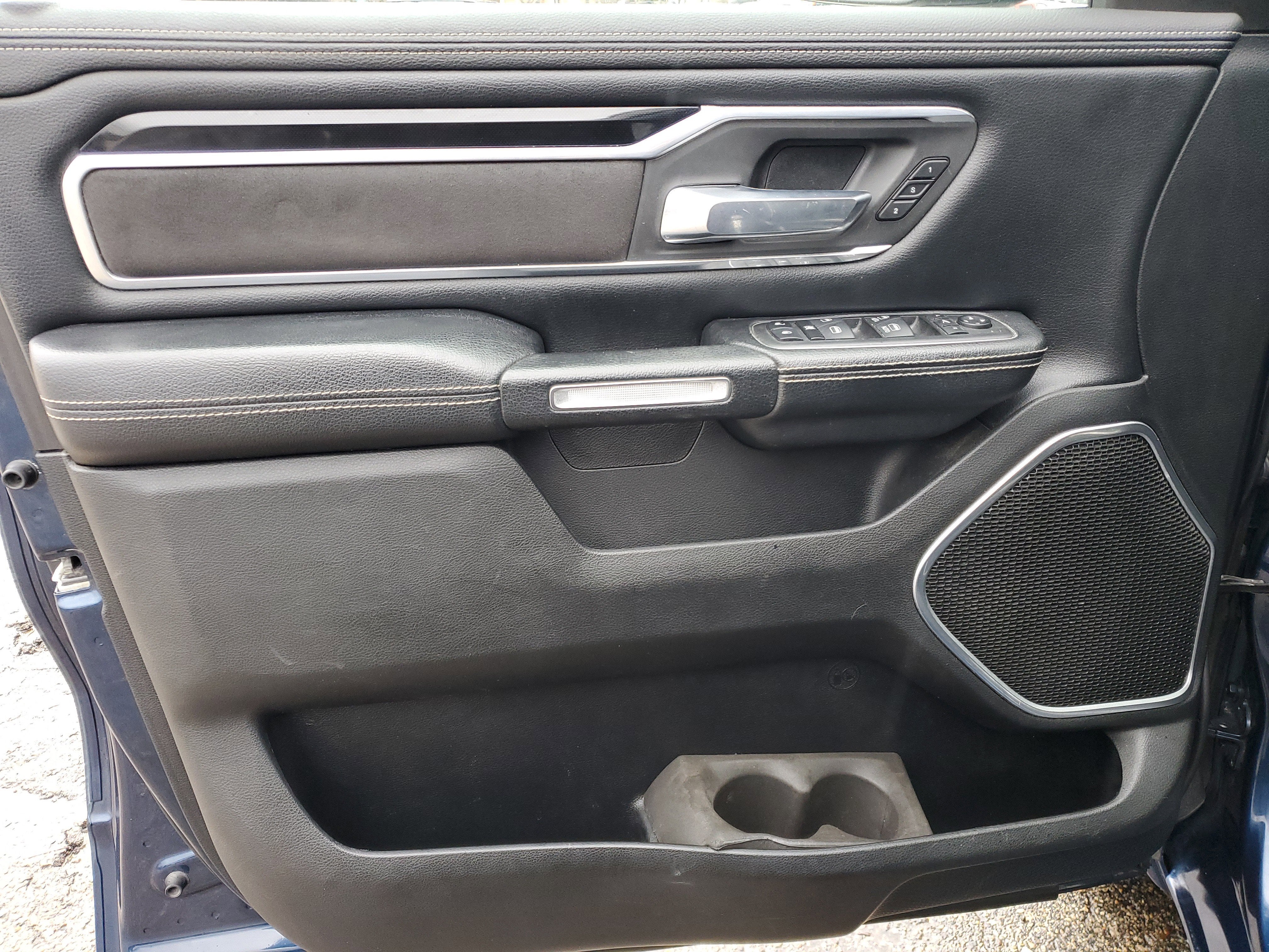 2019 RAM 1500 Laramie Crew Cab 4x4 5'7" Box