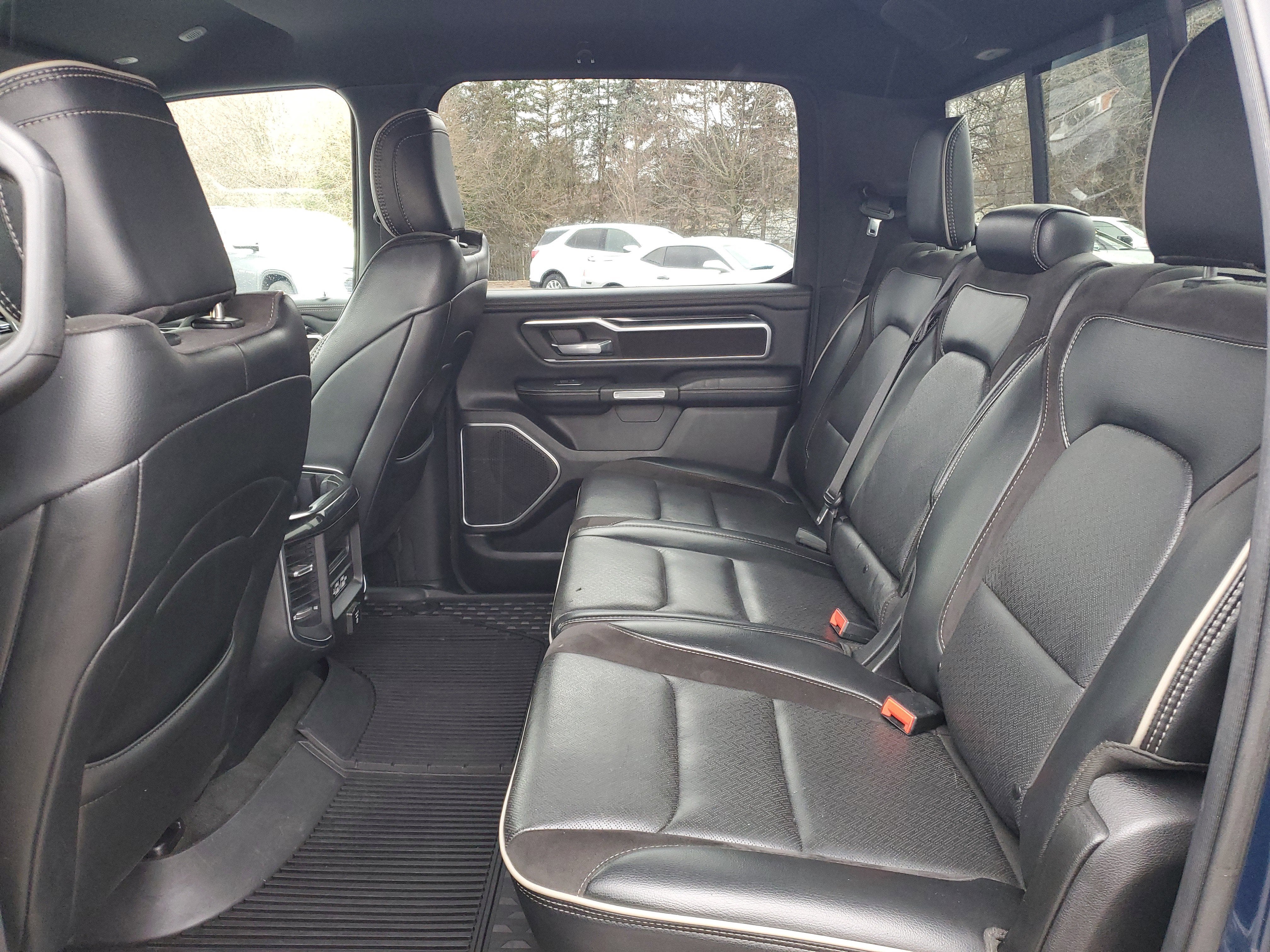 2019 RAM 1500 Laramie Crew Cab 4x4 5'7" Box