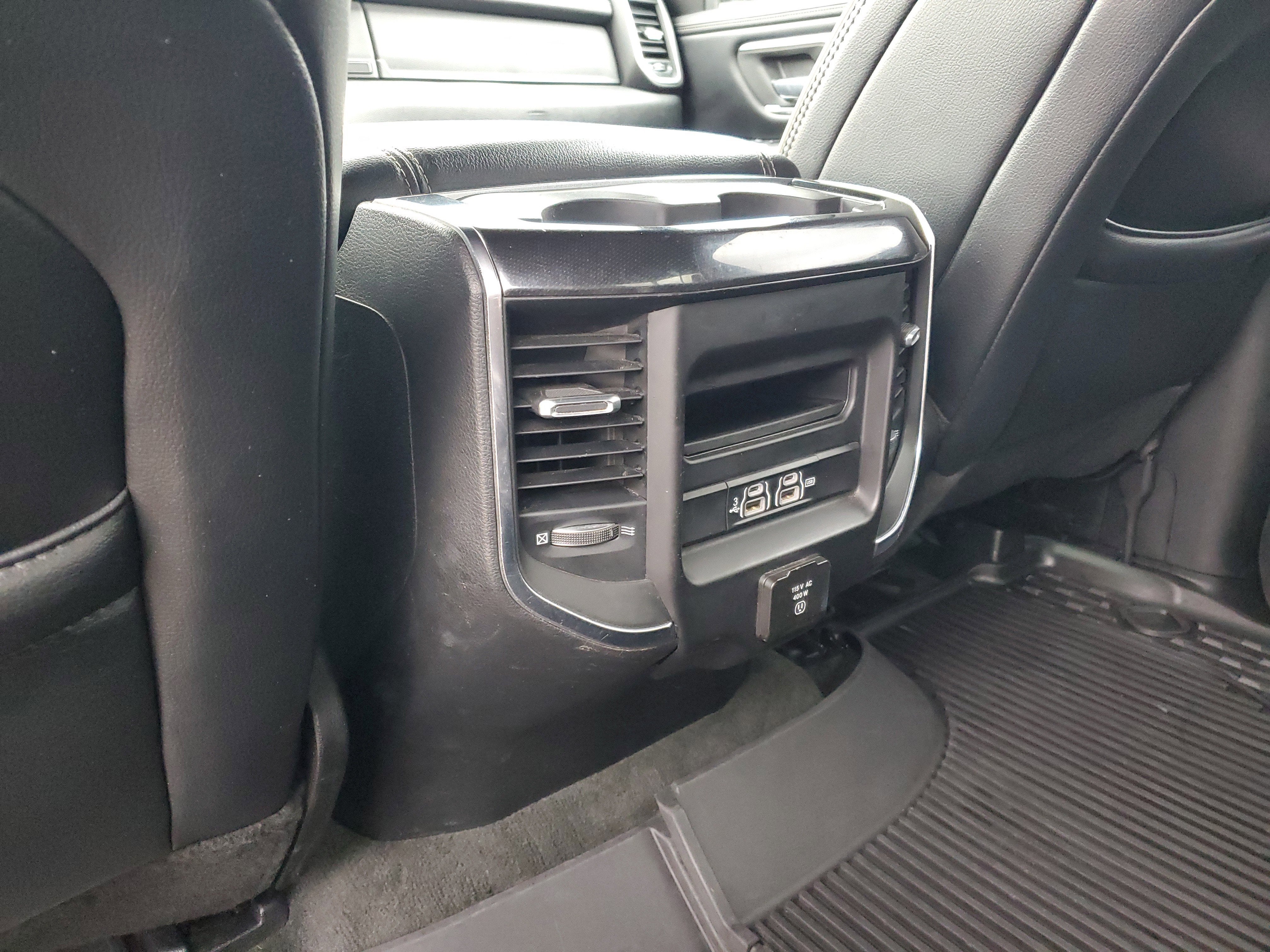 2019 RAM 1500 Laramie Crew Cab 4x4 5'7" Box