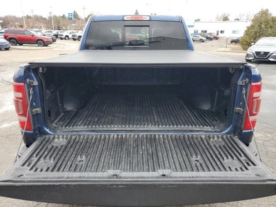 2019 RAM 1500 Laramie Crew Cab 4x4 5'7" Box