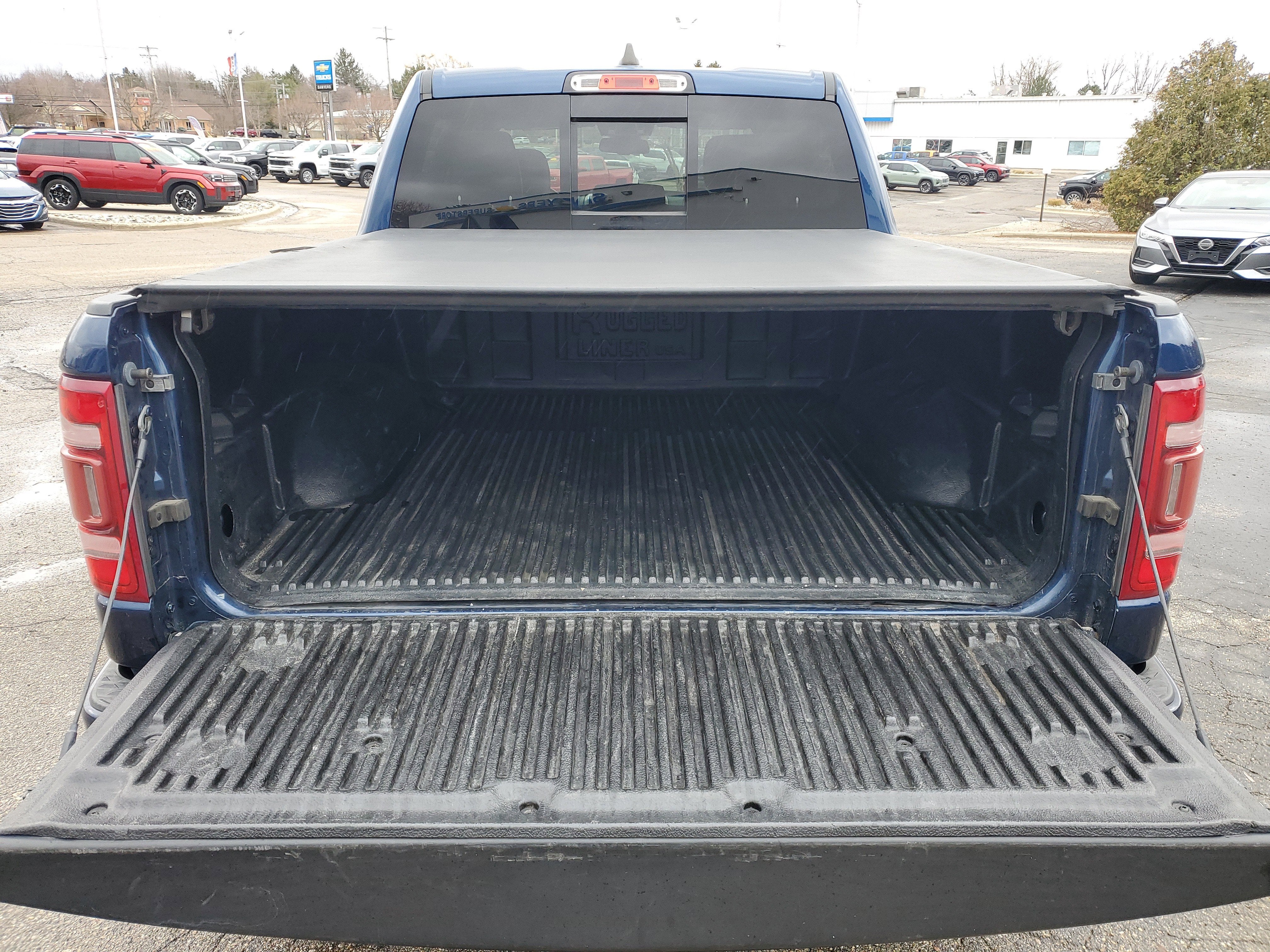 2019 RAM 1500 Laramie Crew Cab 4x4 5'7" Box