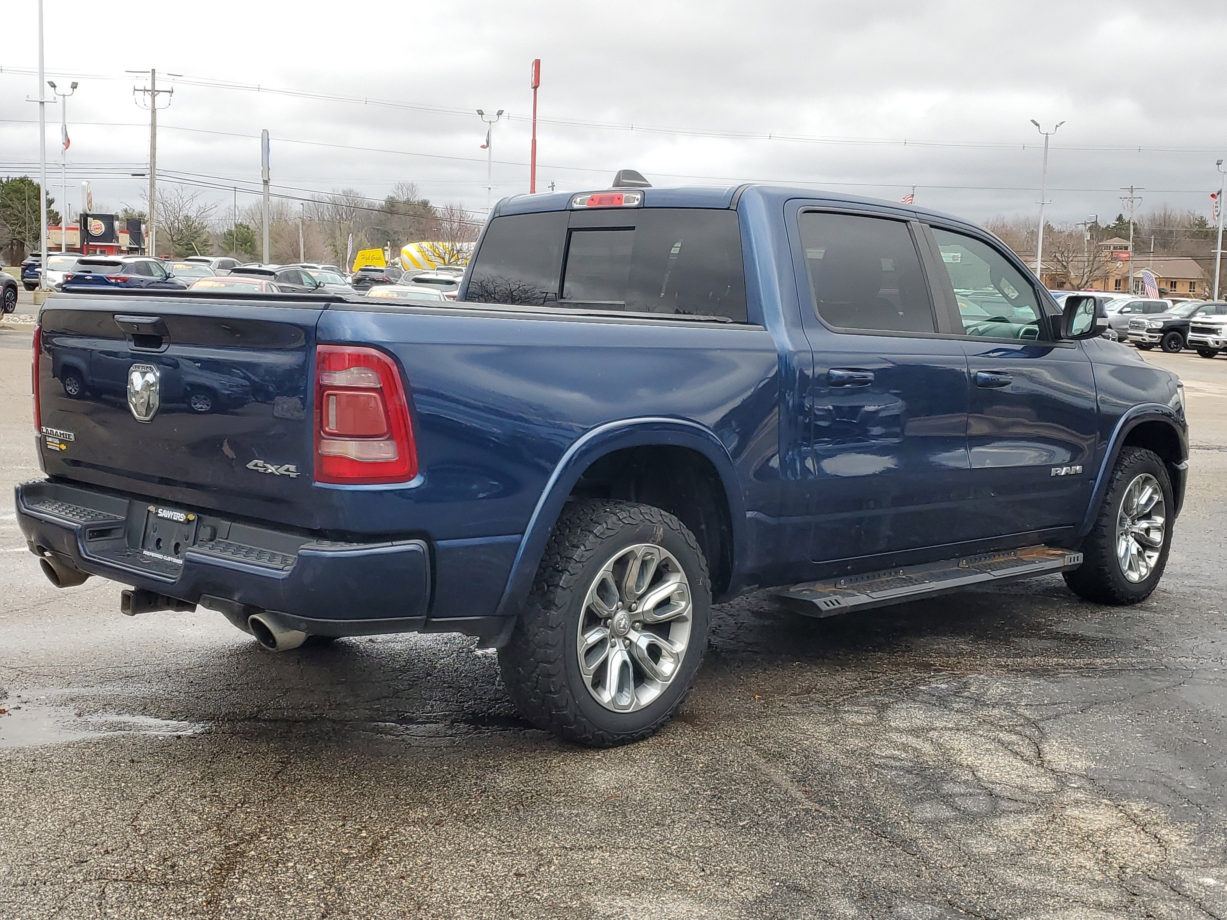 2019 RAM 1500 Laramie Crew Cab 4x4 5'7" Box