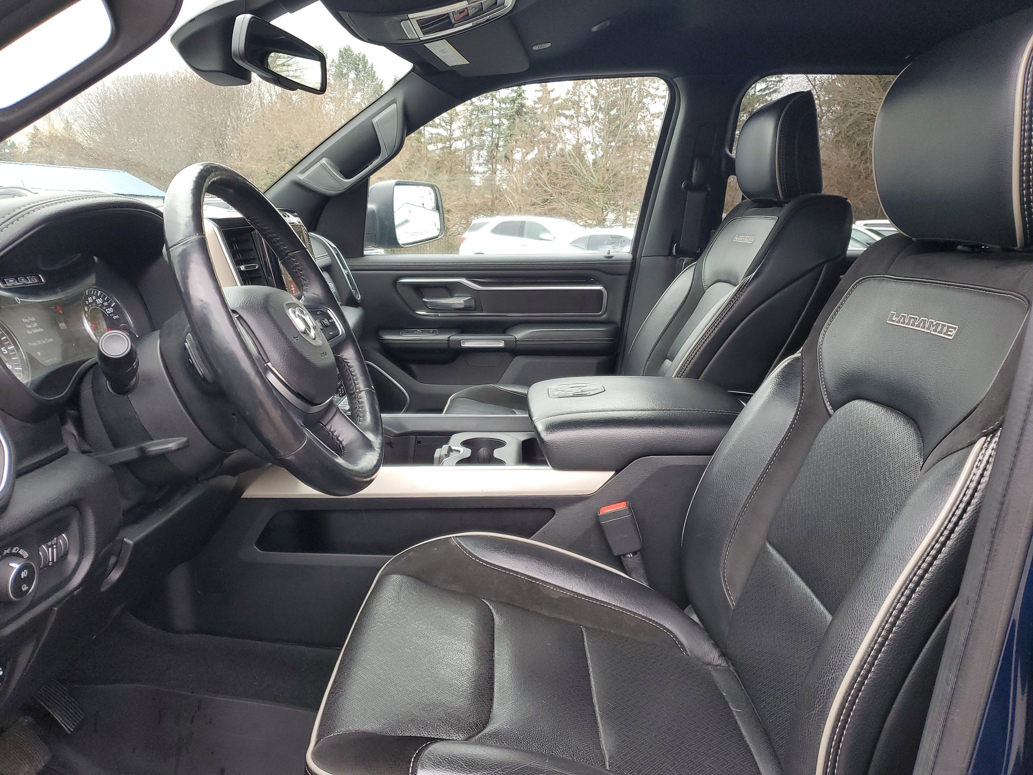 2019 RAM 1500 Laramie Crew Cab 4x4 5'7" Box