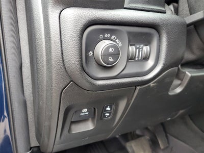 2019 RAM 1500 Laramie Crew Cab 4x4 5'7" Box