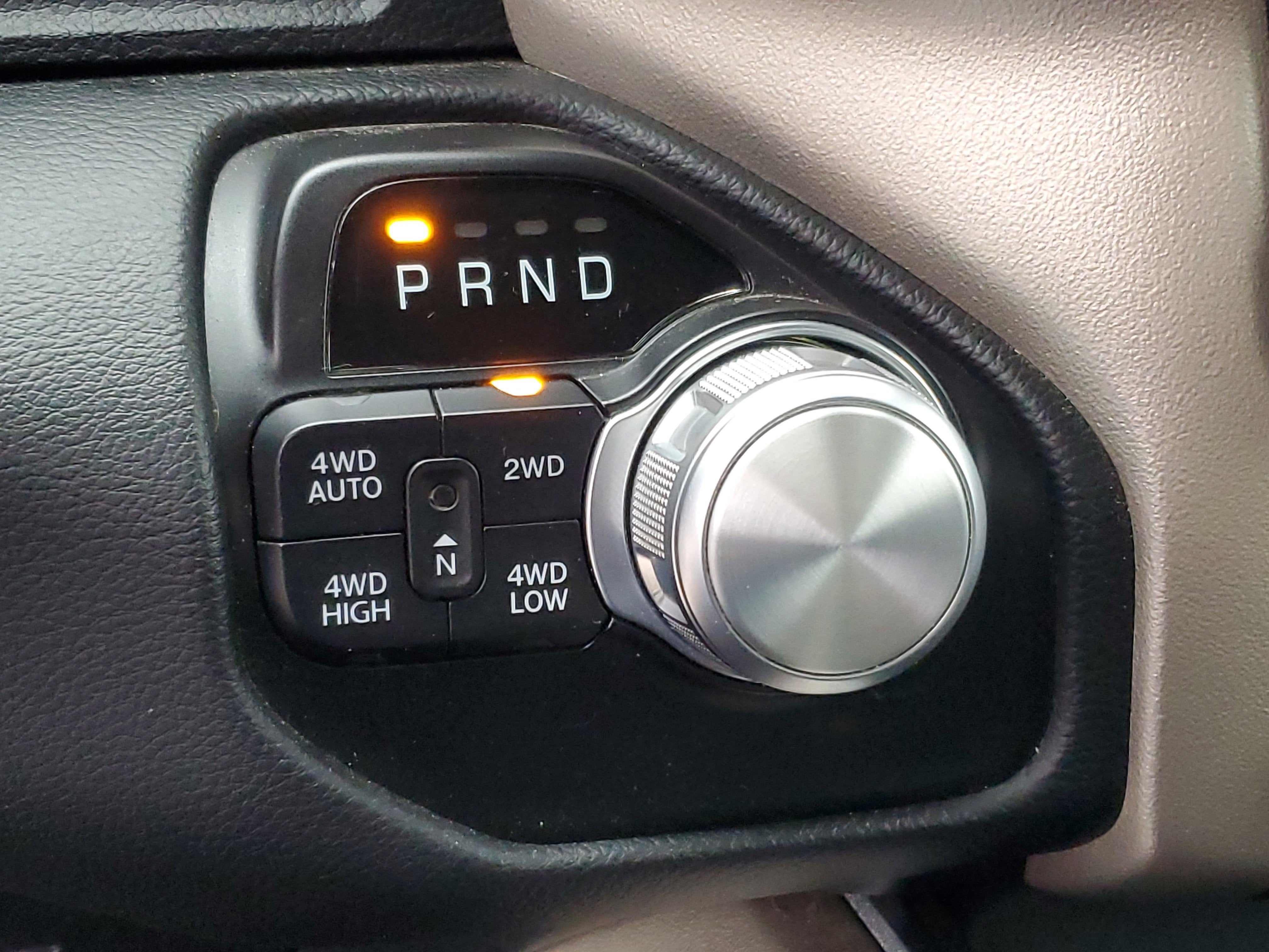 2020 RAM 1500 Laramie Crew Cab 4x4 5'7" Box