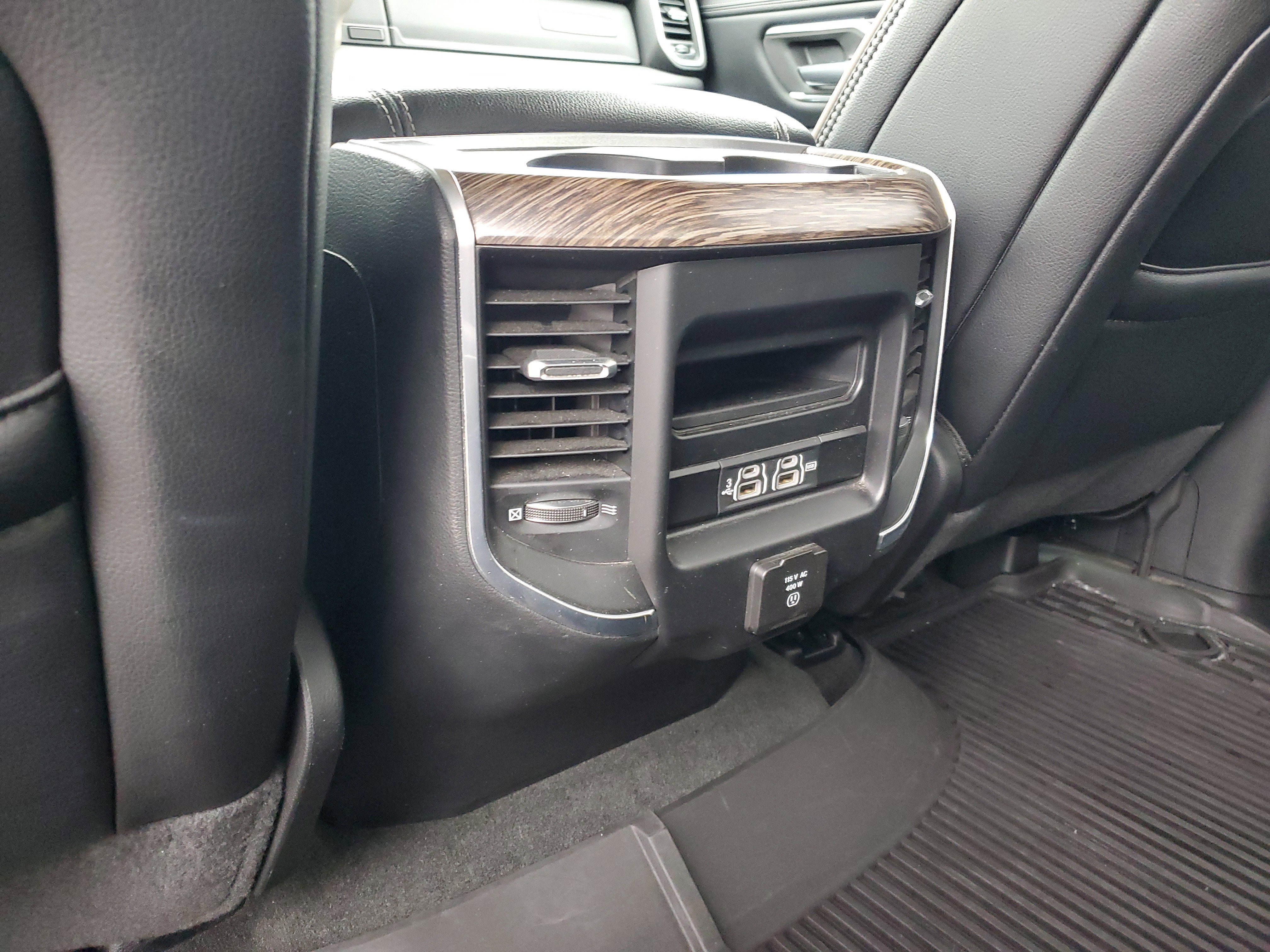 2020 RAM 1500 Laramie Crew Cab 4x4 5'7" Box