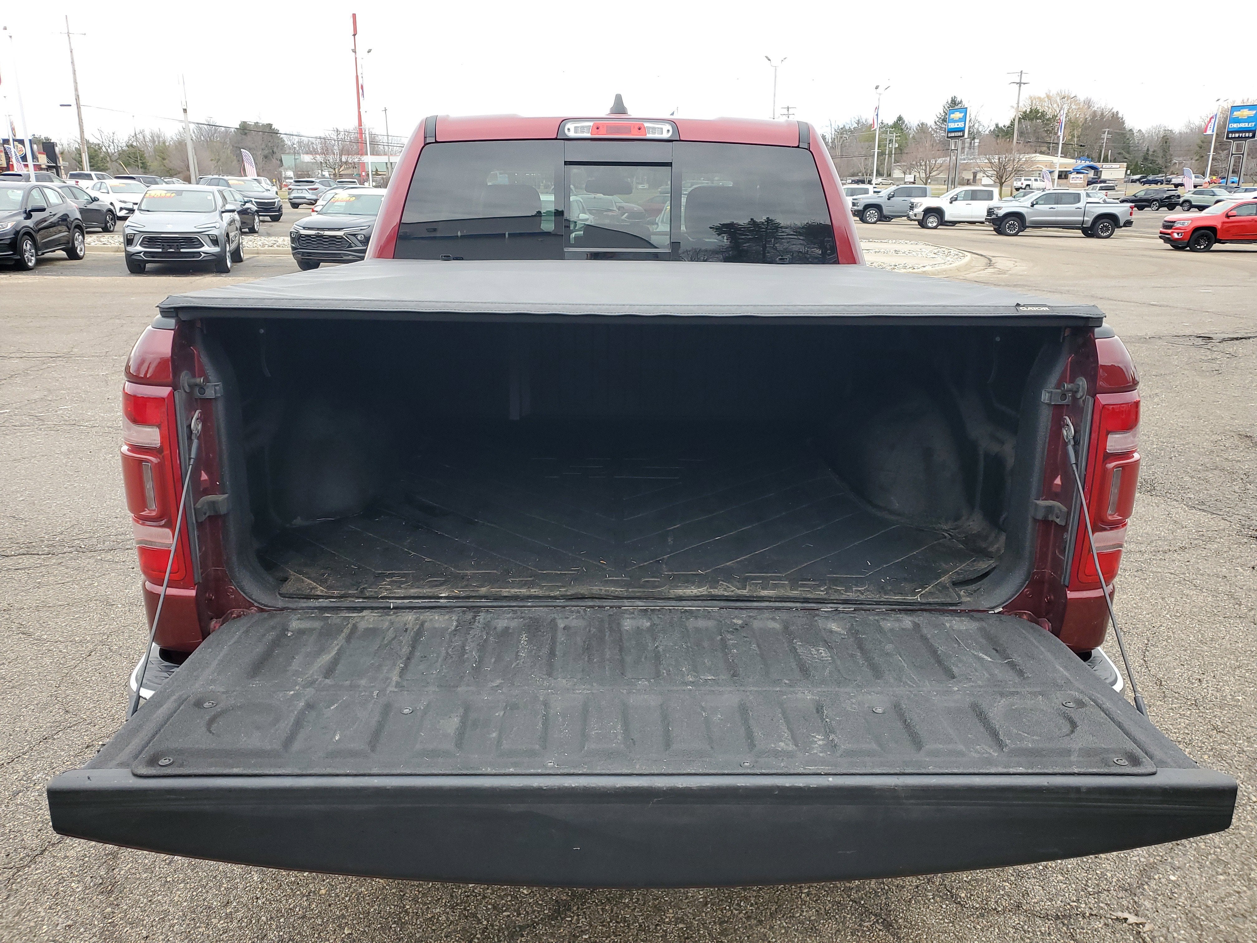 2020 RAM 1500 Laramie Crew Cab 4x4 5'7" Box