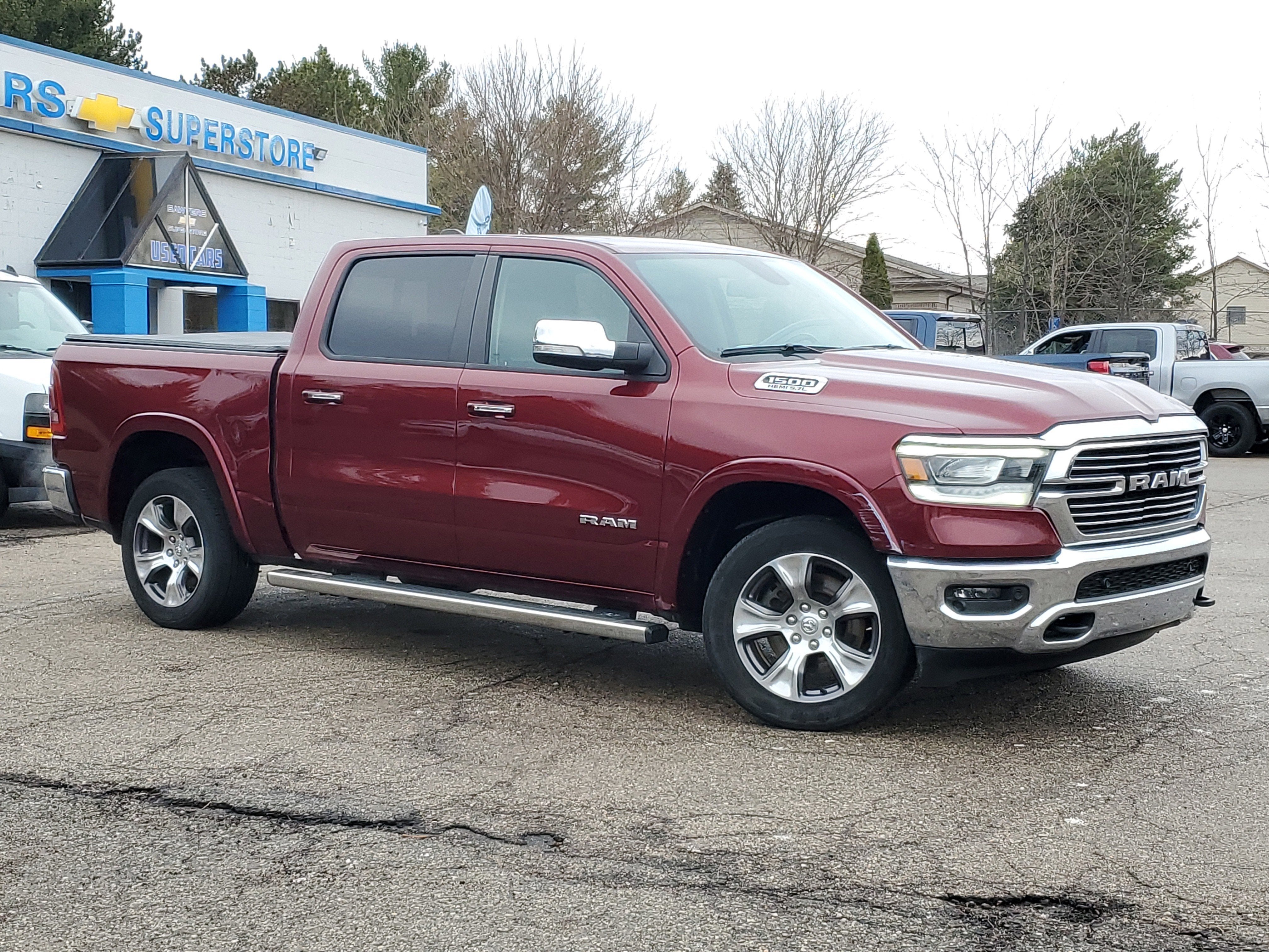 2020 RAM 1500 Laramie Crew Cab 4x4 5'7" Box