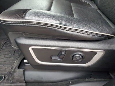 2020 RAM 1500 Laramie Crew Cab 4x4 5'7" Box