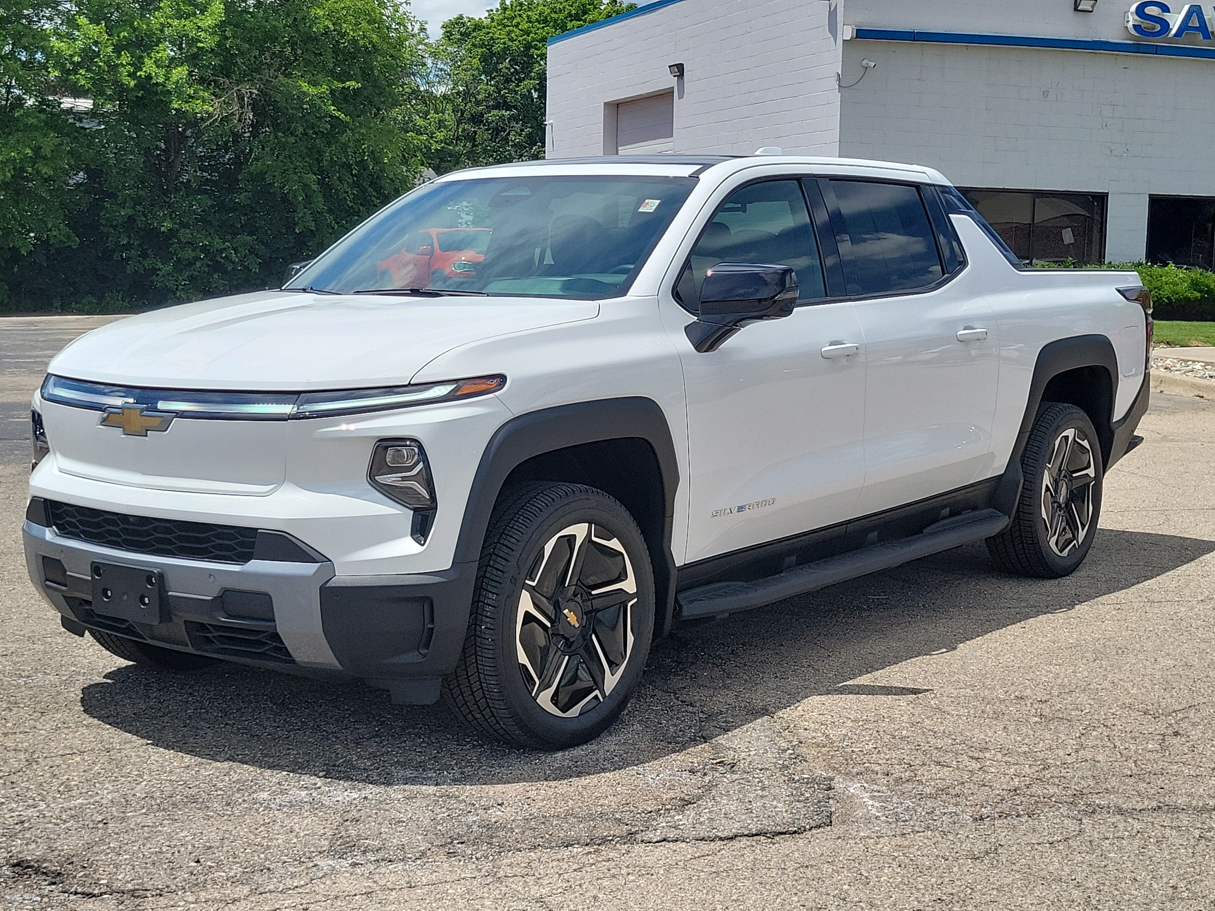 Used 2026 Chevrolet Silverado EV LT with VIN 1GC400EL1TU404989 for sale in DeWitt, MI