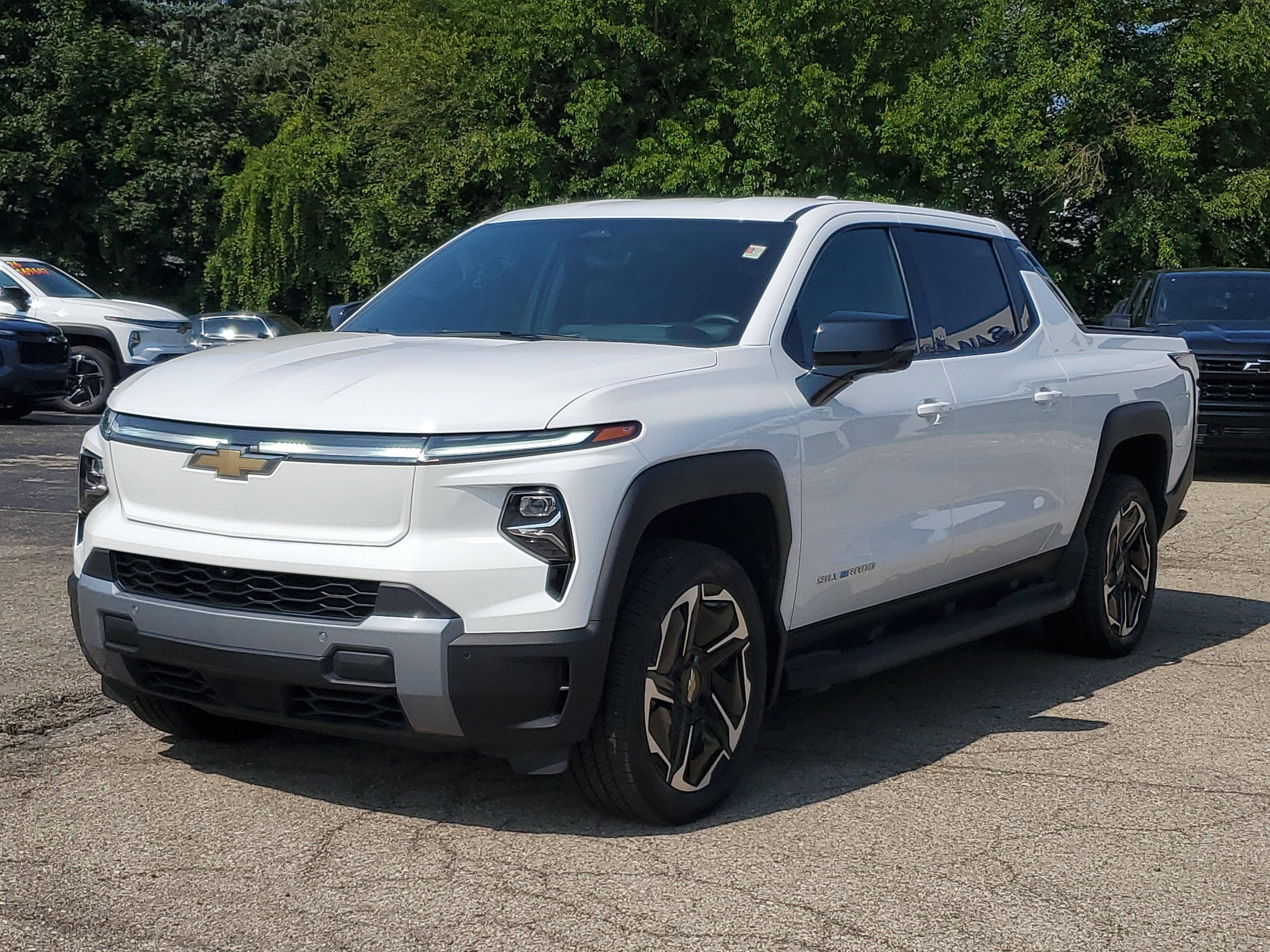 Used 2026 Chevrolet Silverado EV LT with VIN 1GC400EL6TU400484 for sale in DeWitt, MI