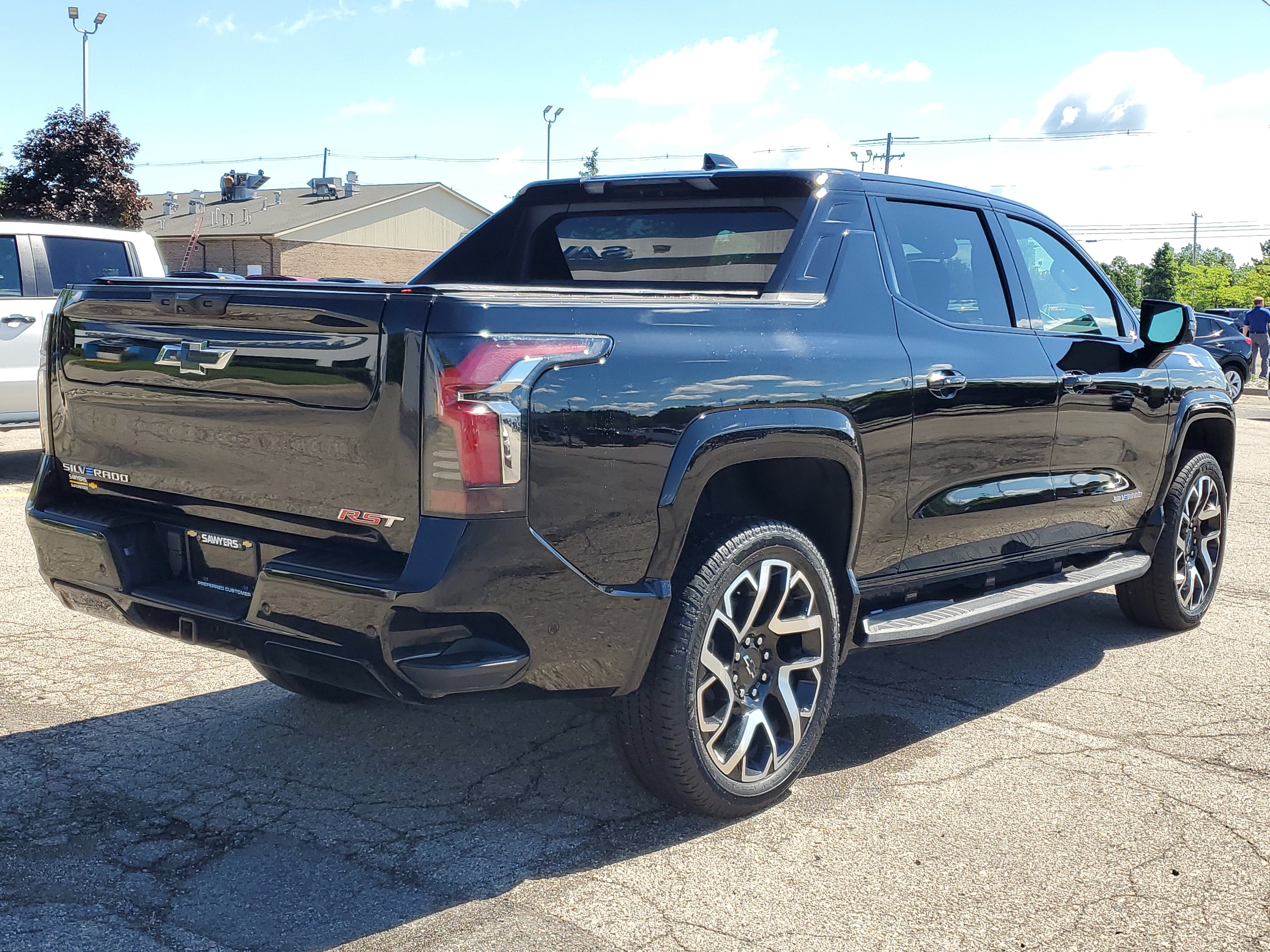 2025 Chevrolet Silverado EV RST - Max Range