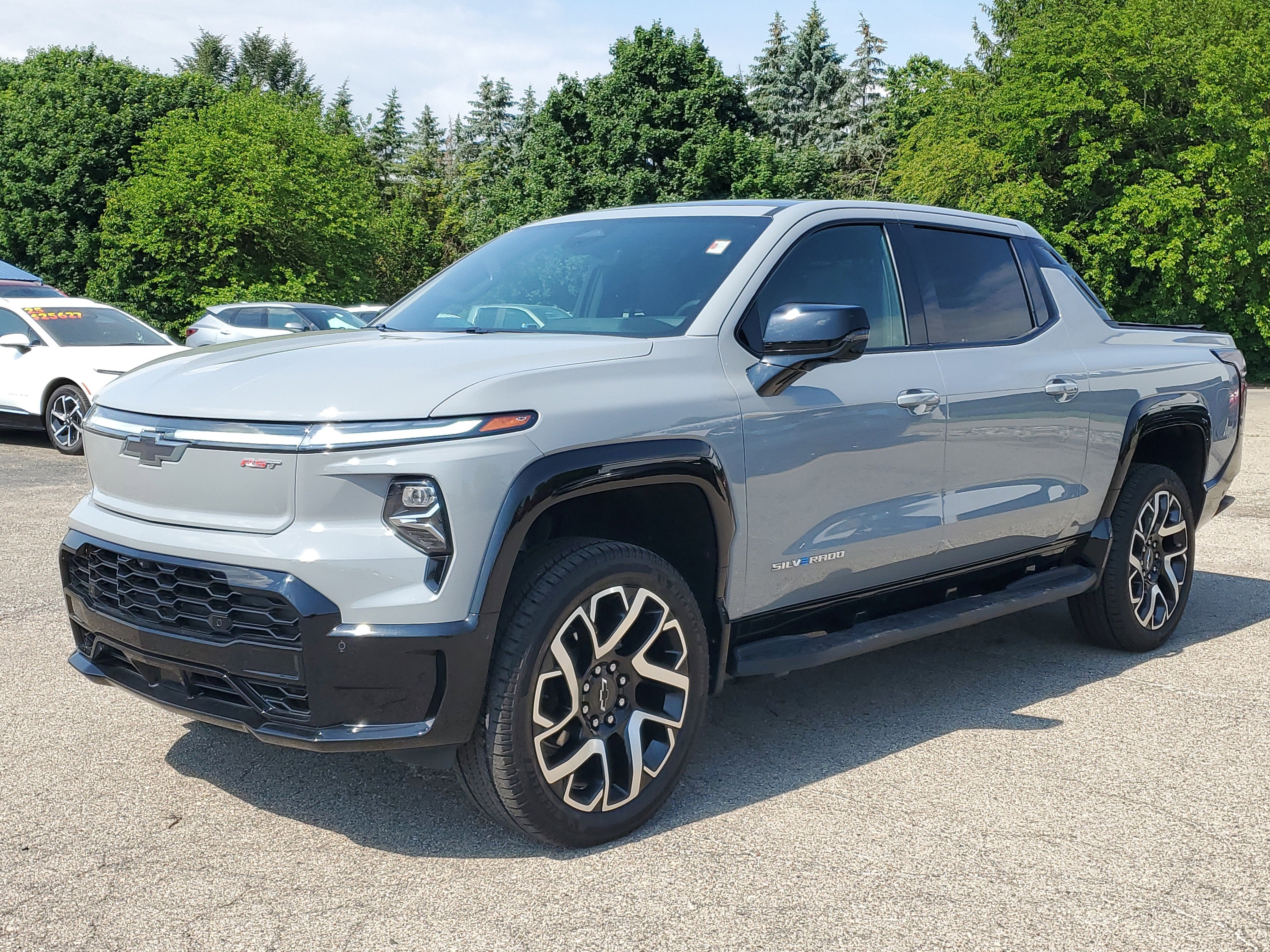 2025 Chevrolet Silverado EV RST - Max Range