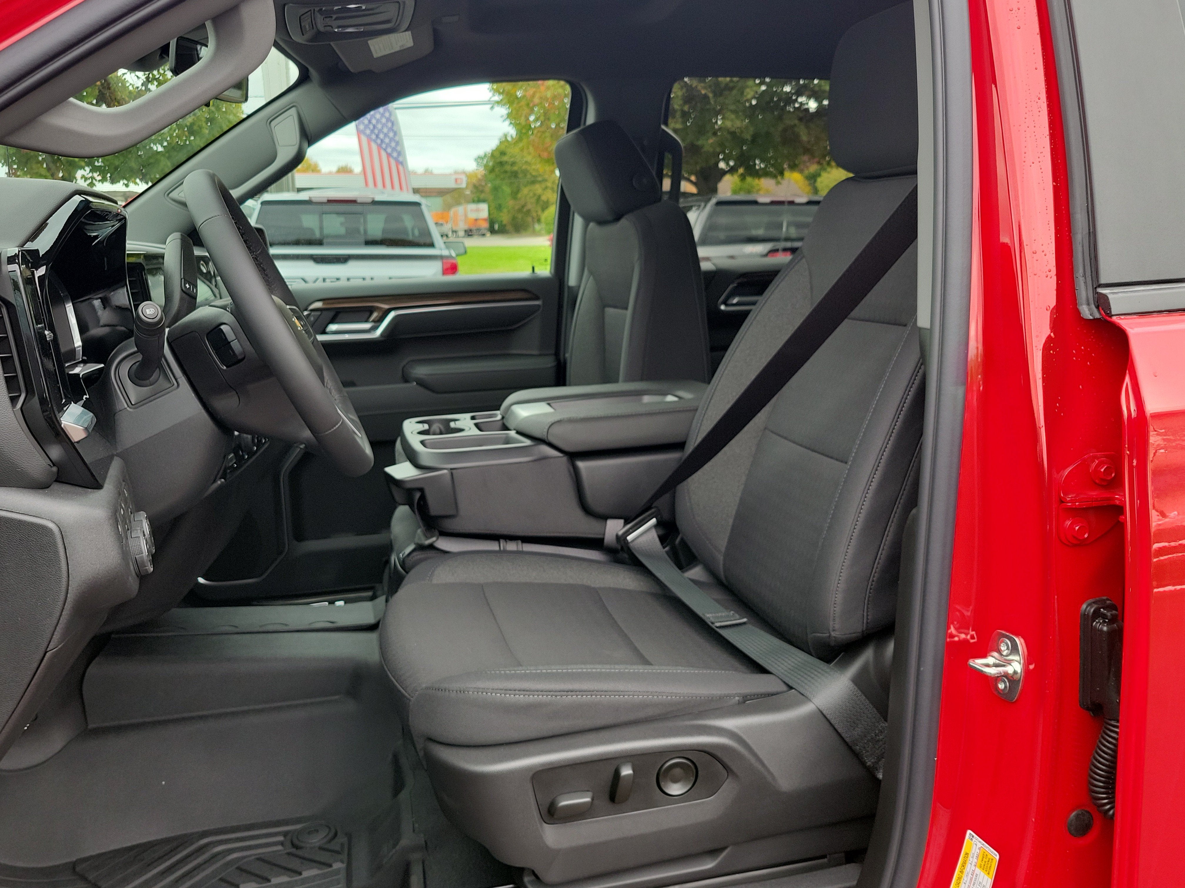 2026 Chevrolet Silverado 1500 LT - Photo 7