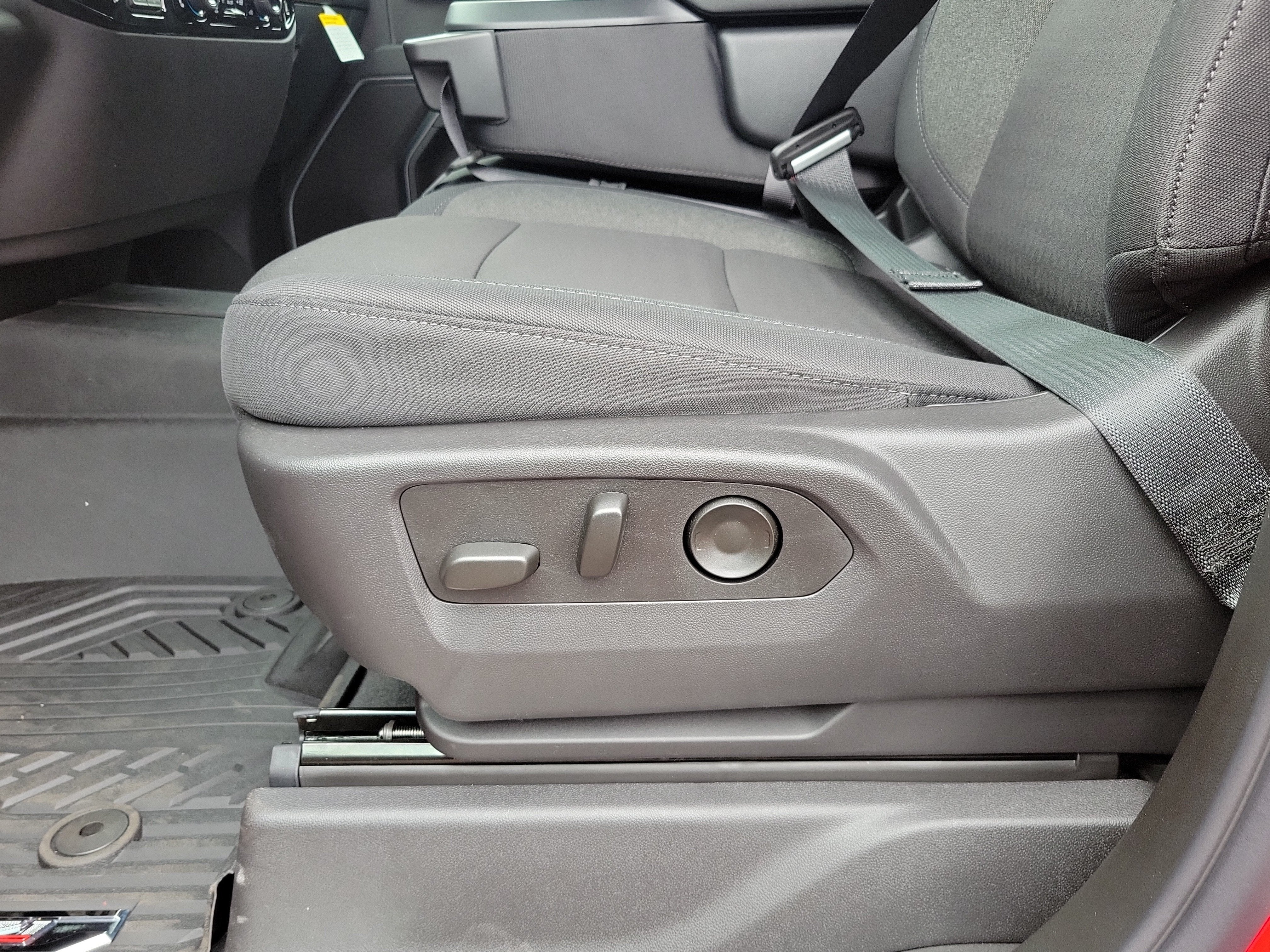 2026 Chevrolet Silverado 1500 LT - Photo 8