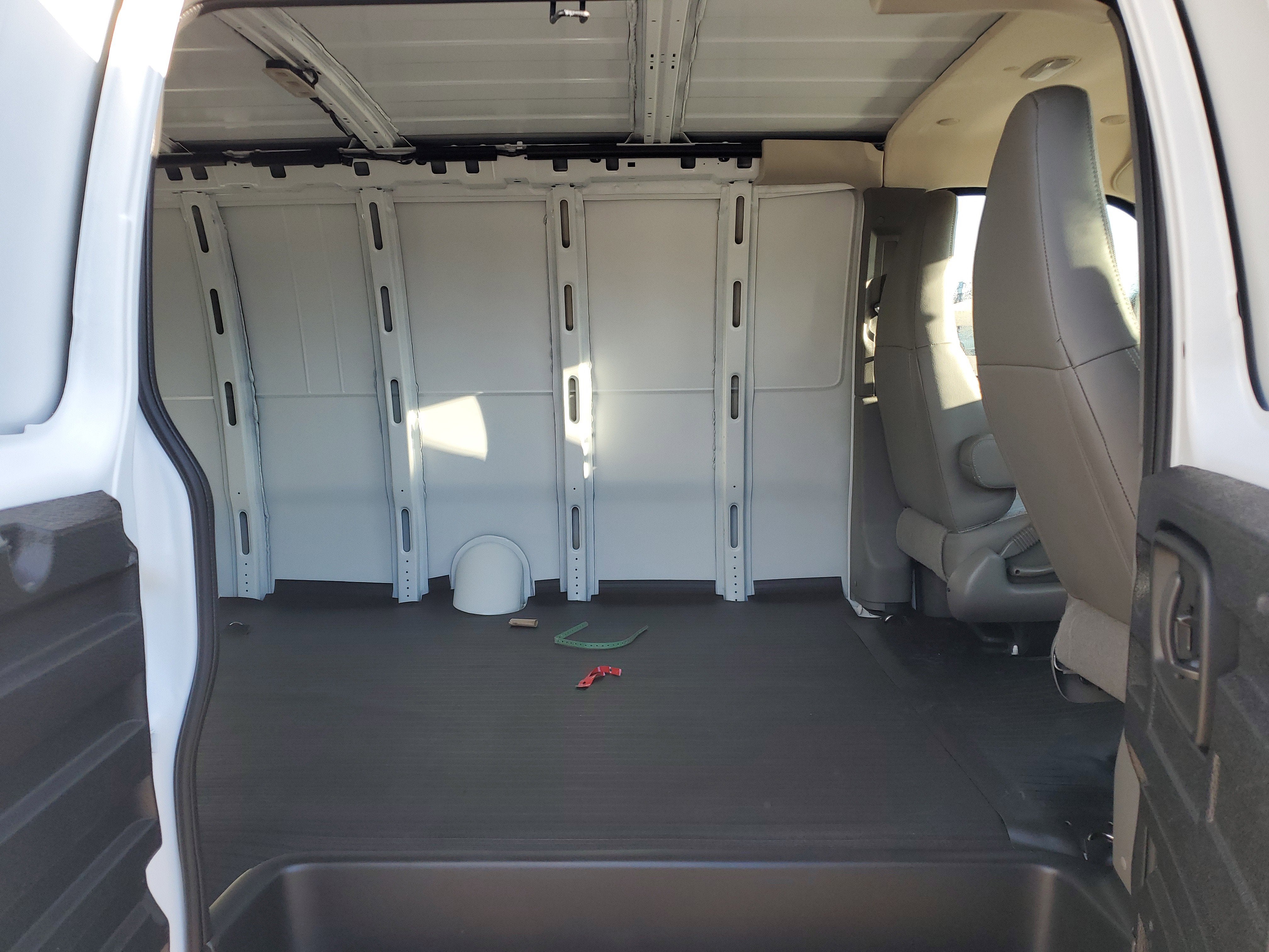 2025 Chevrolet Express Cargo 2500 WT