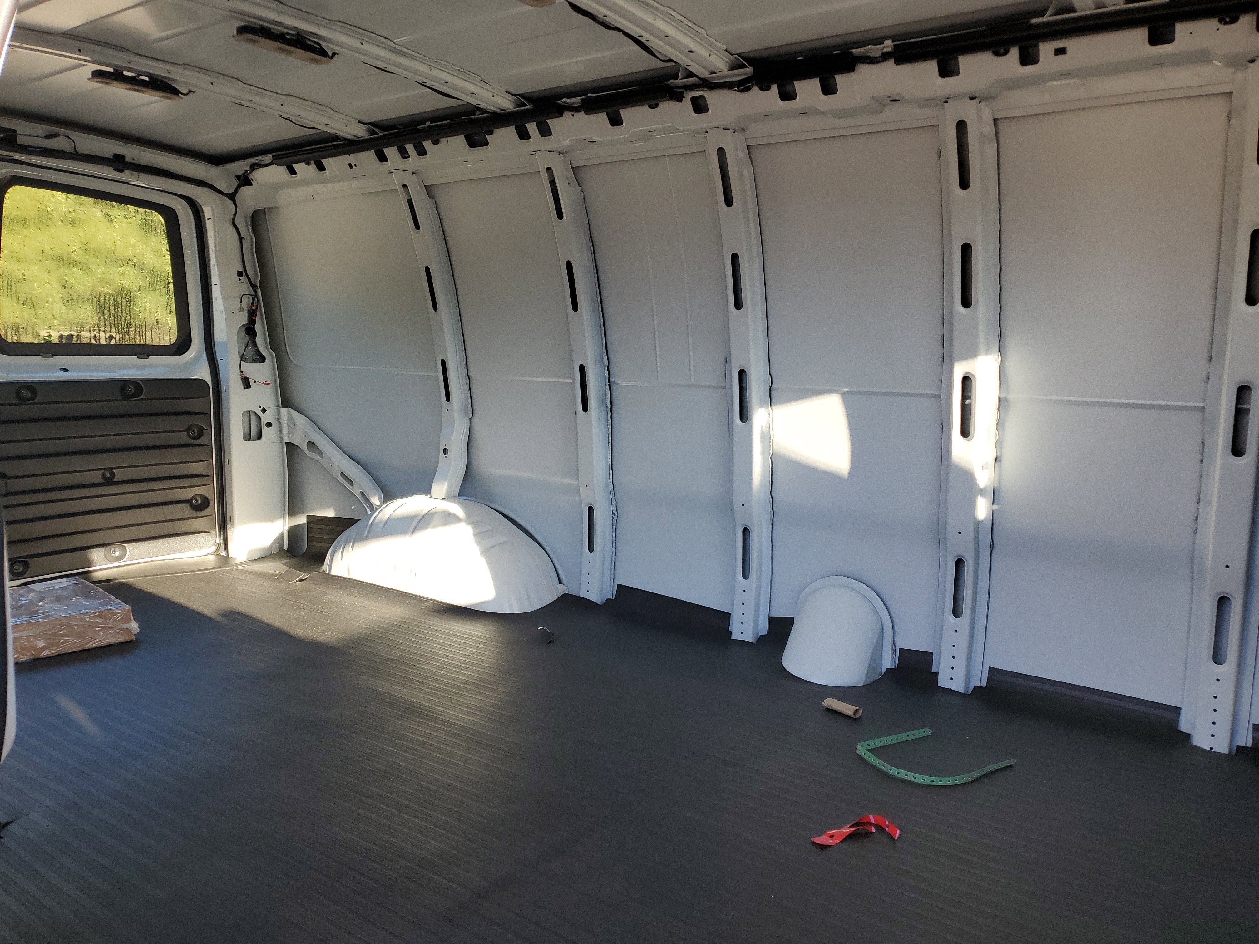 2025 Chevrolet Express Cargo 2500 WT