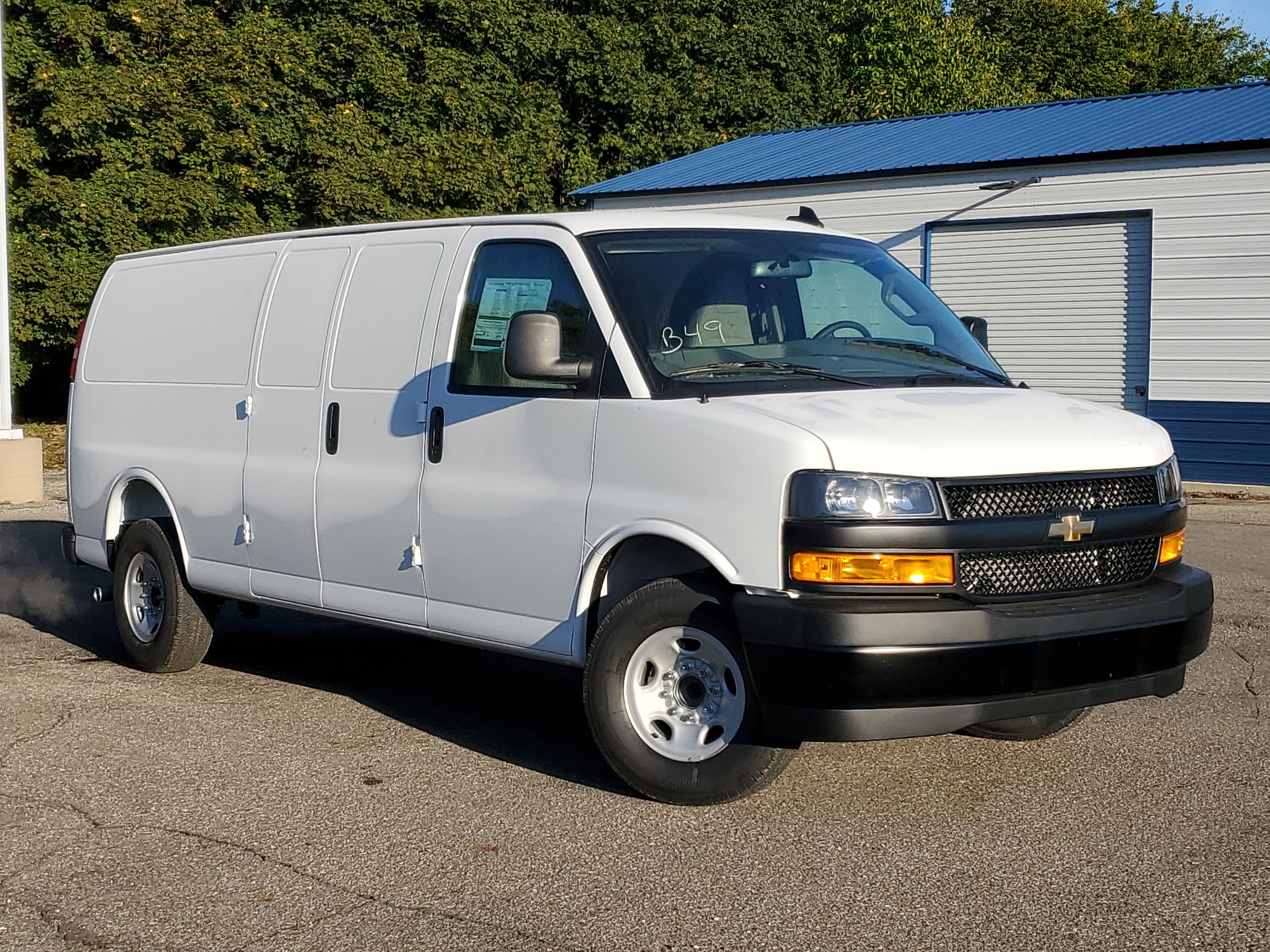 2025 Chevrolet Express Cargo 2500 WT