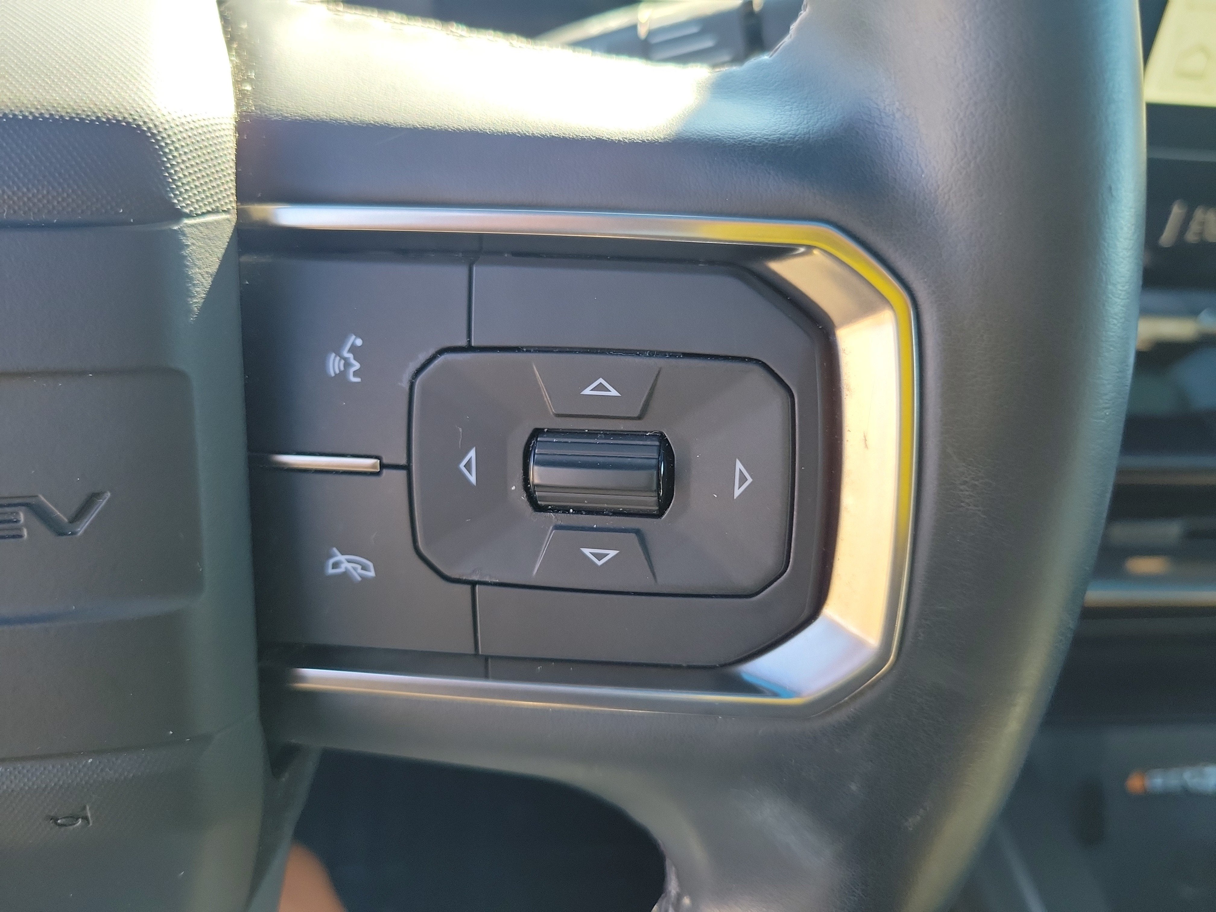 2025 GMC HUMMER EV SUV 2X