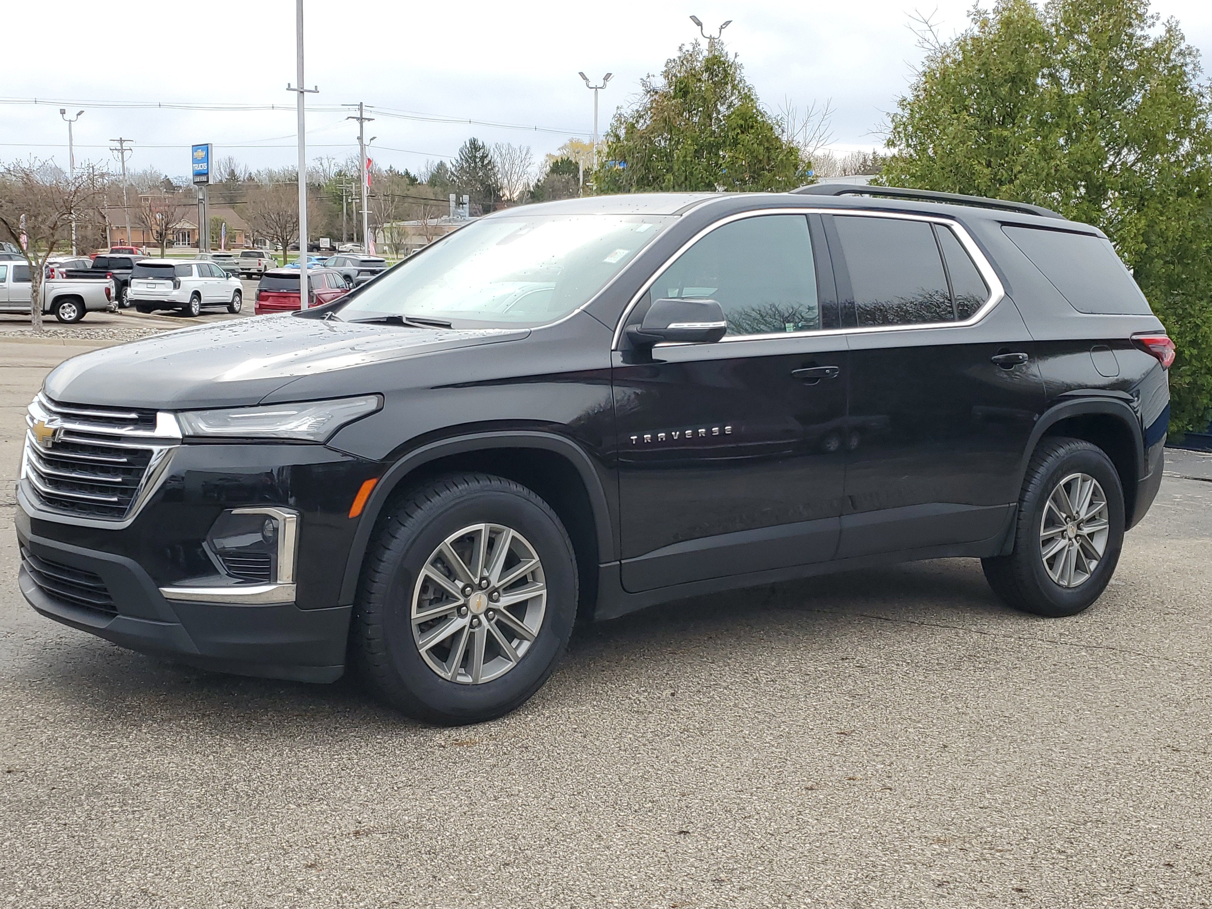 2023 Chevrolet Traverse LT Cloth