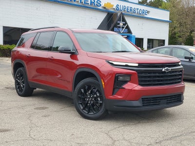 2025 Chevrolet Traverse LT