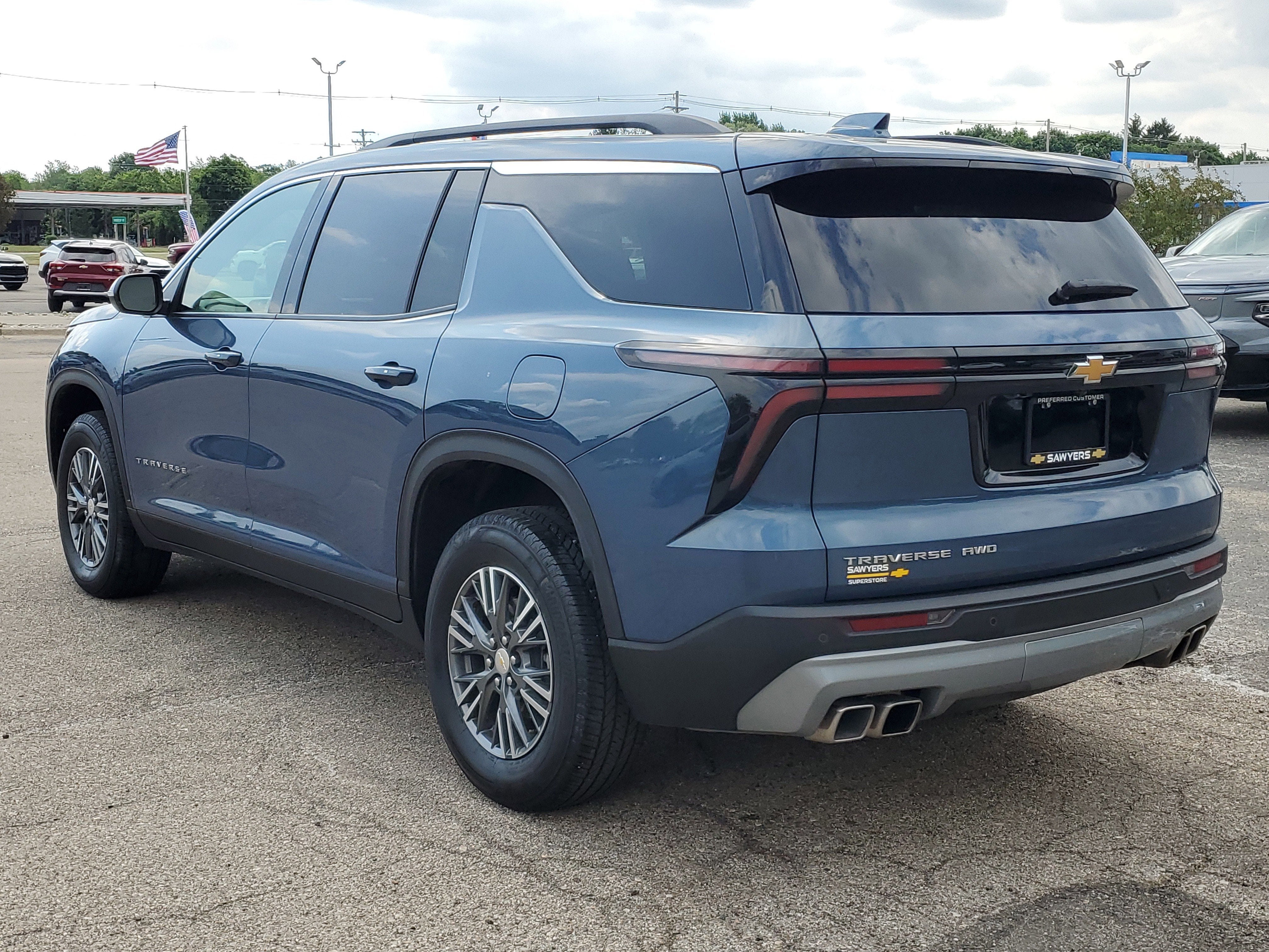 2025 Chevrolet Traverse LT