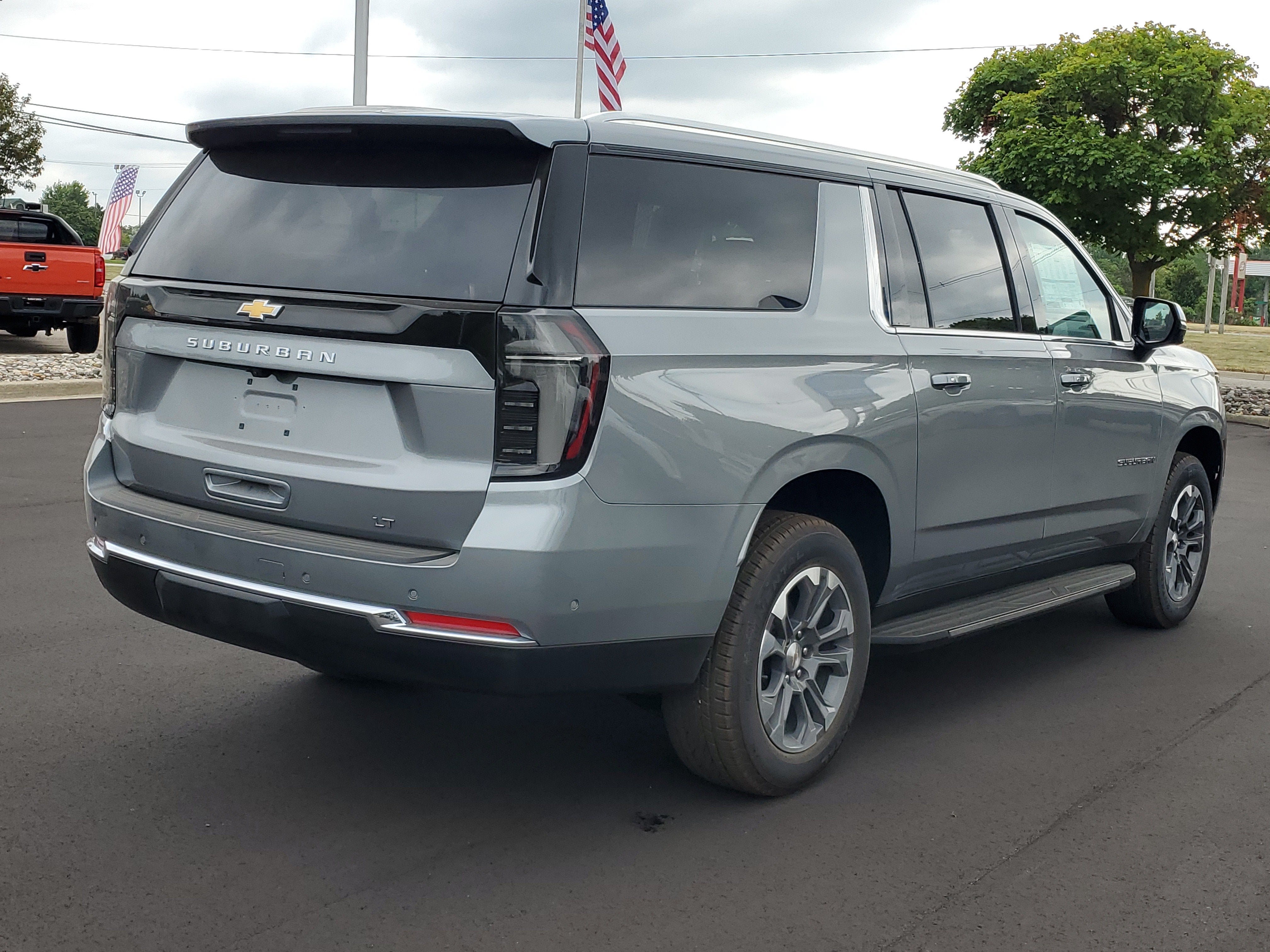 2026 Chevrolet Suburban LT