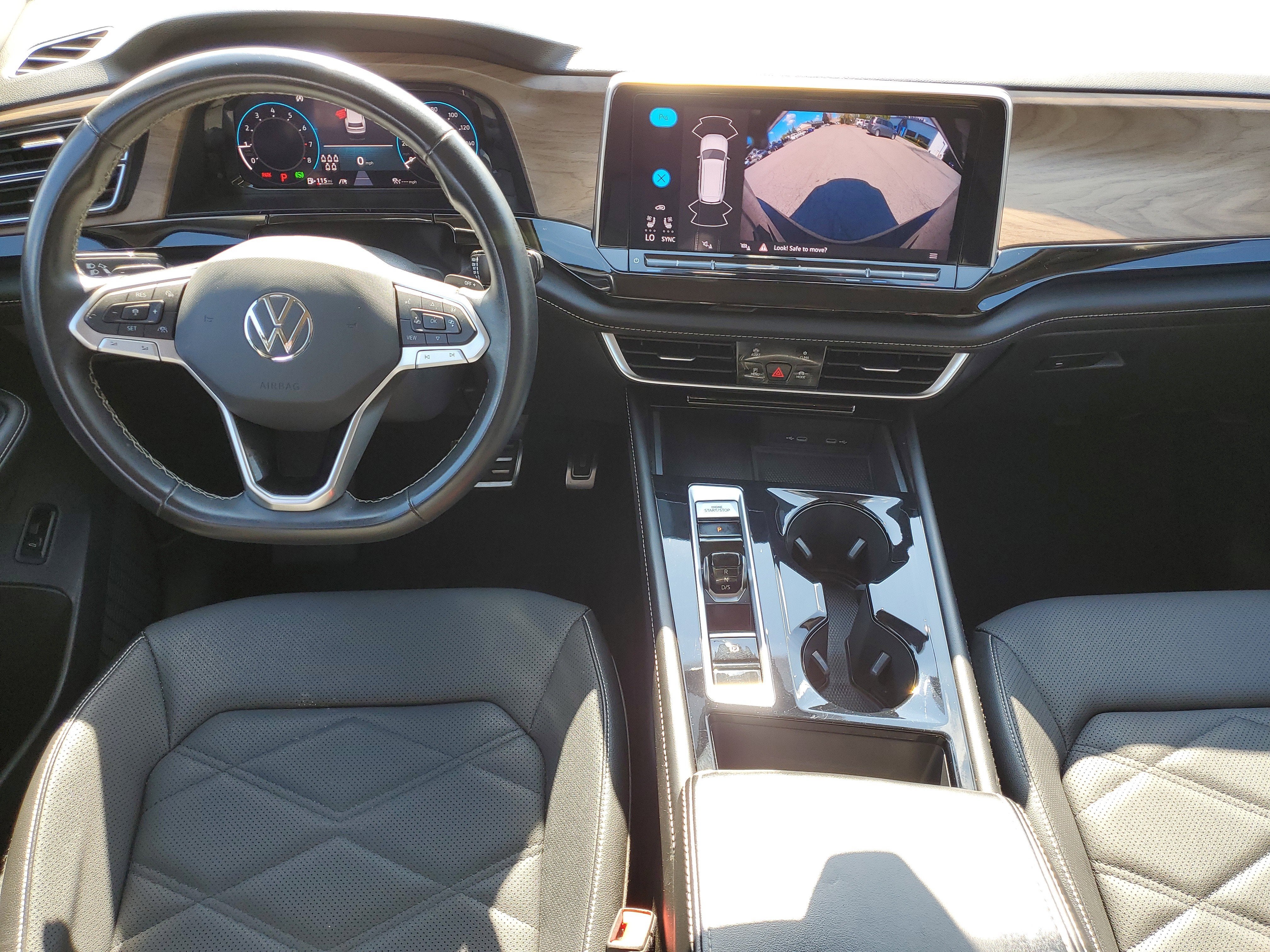 2024 Volkswagen Atlas 2.0T SE w/Technology