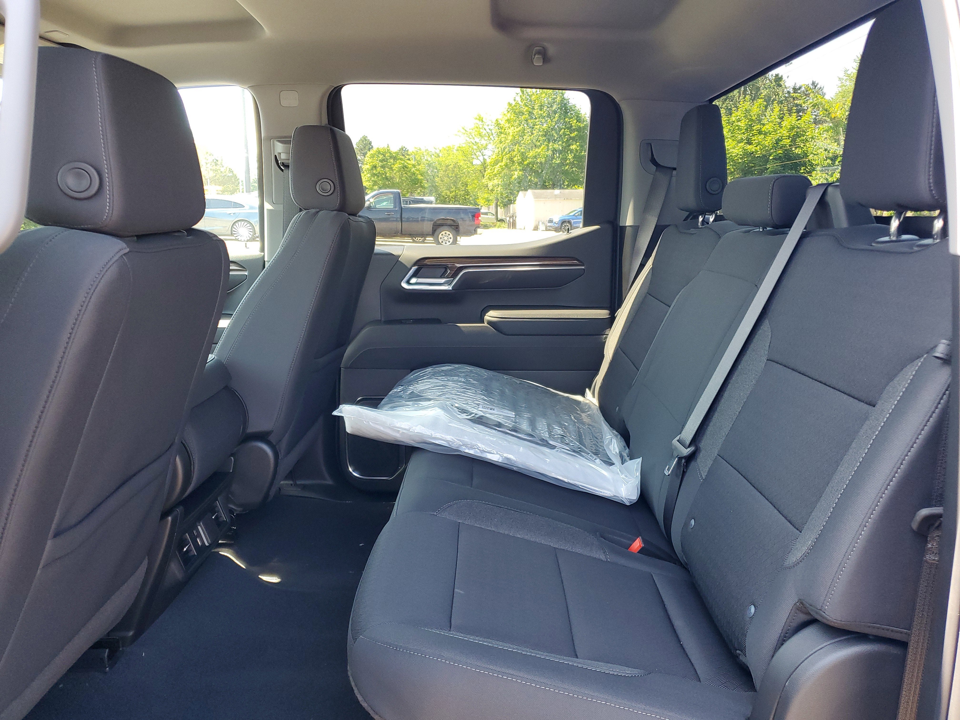 2025 Chevrolet Silverado 1500 LT (2FL)