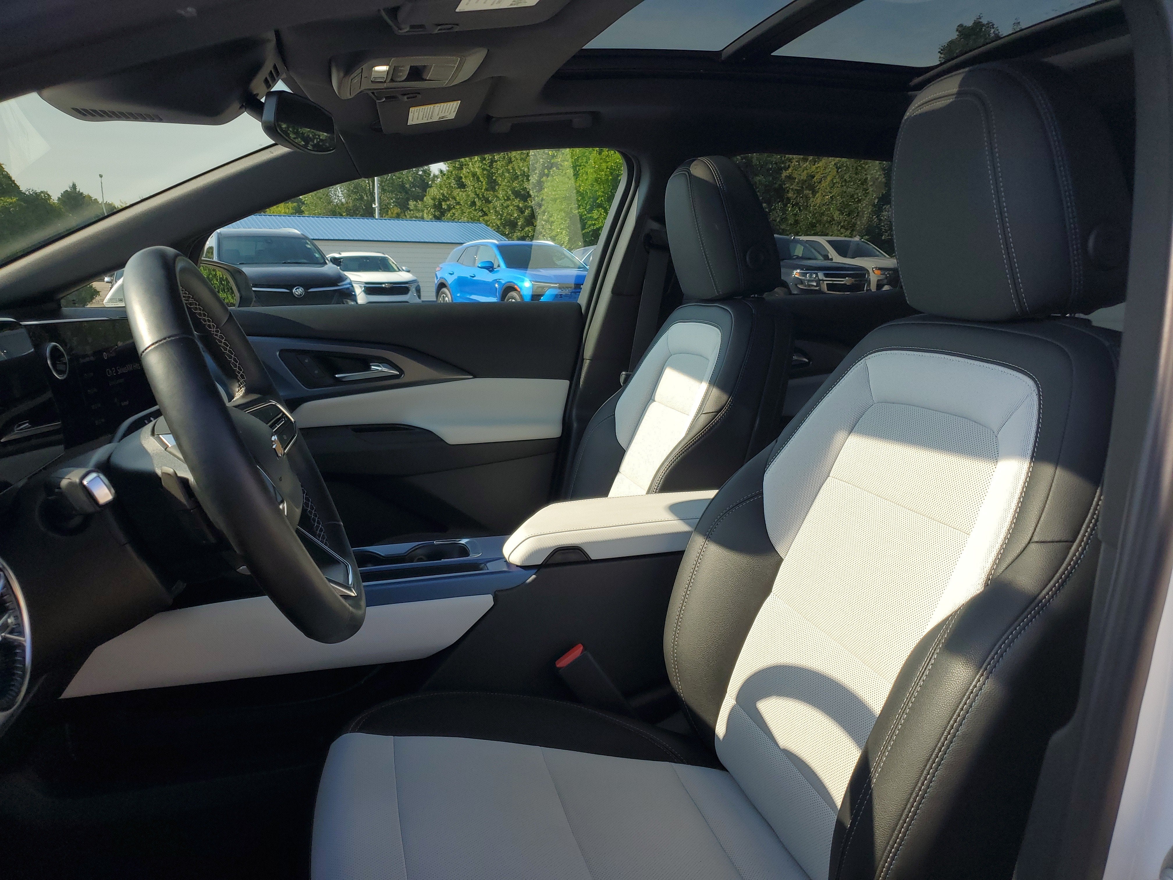 2025 Chevrolet Equinox EV LT
