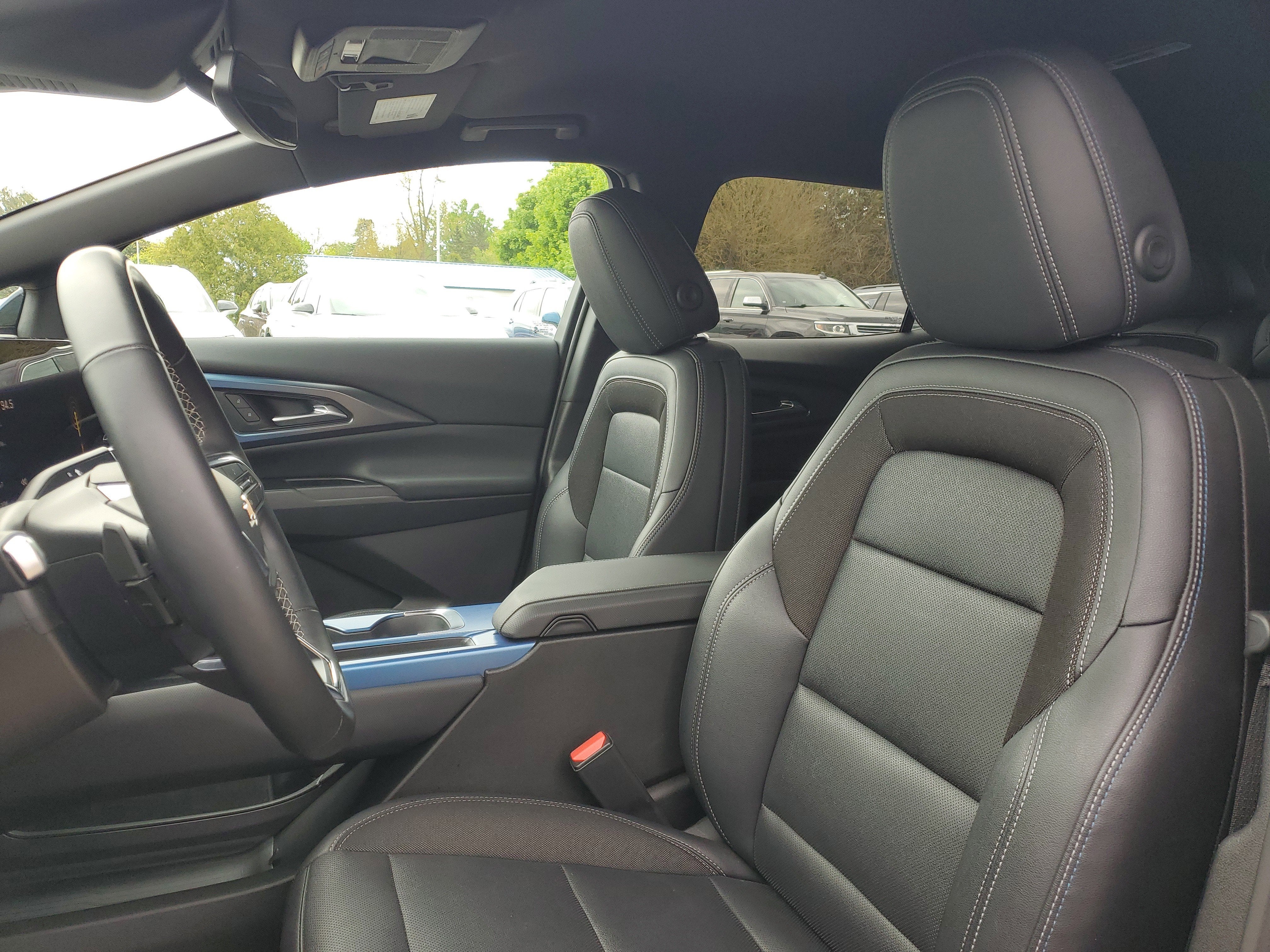 2025 Chevrolet Equinox EV LT