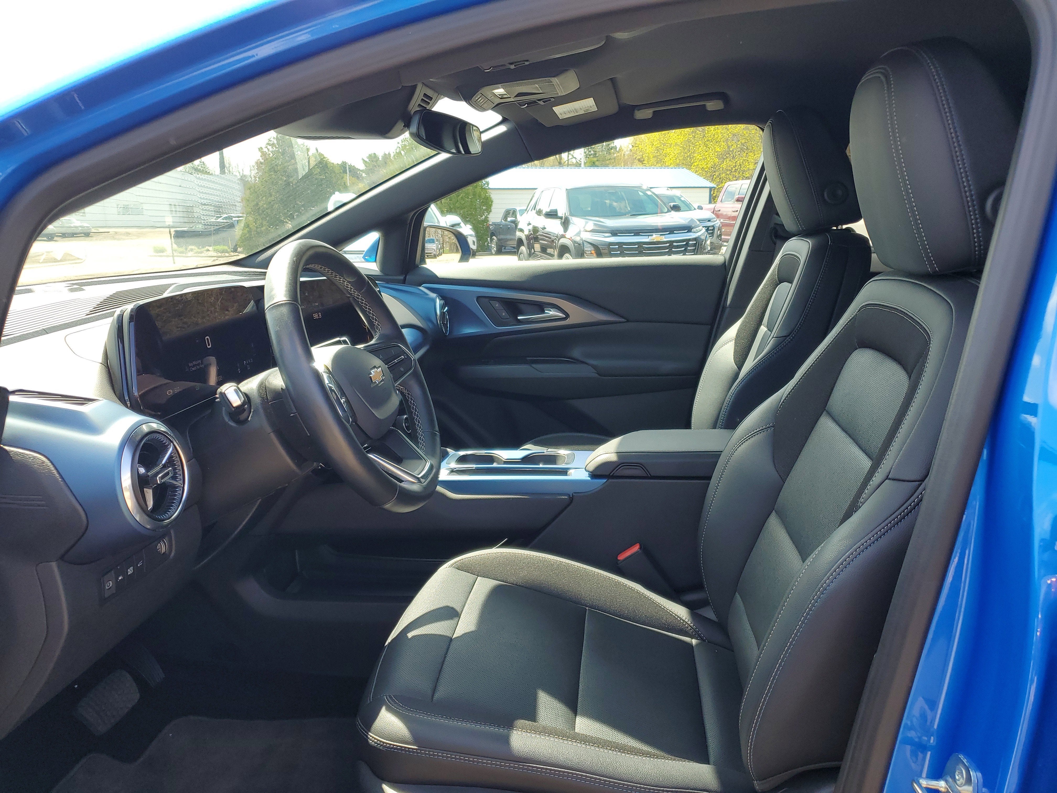 2025 Chevrolet Equinox EV LT