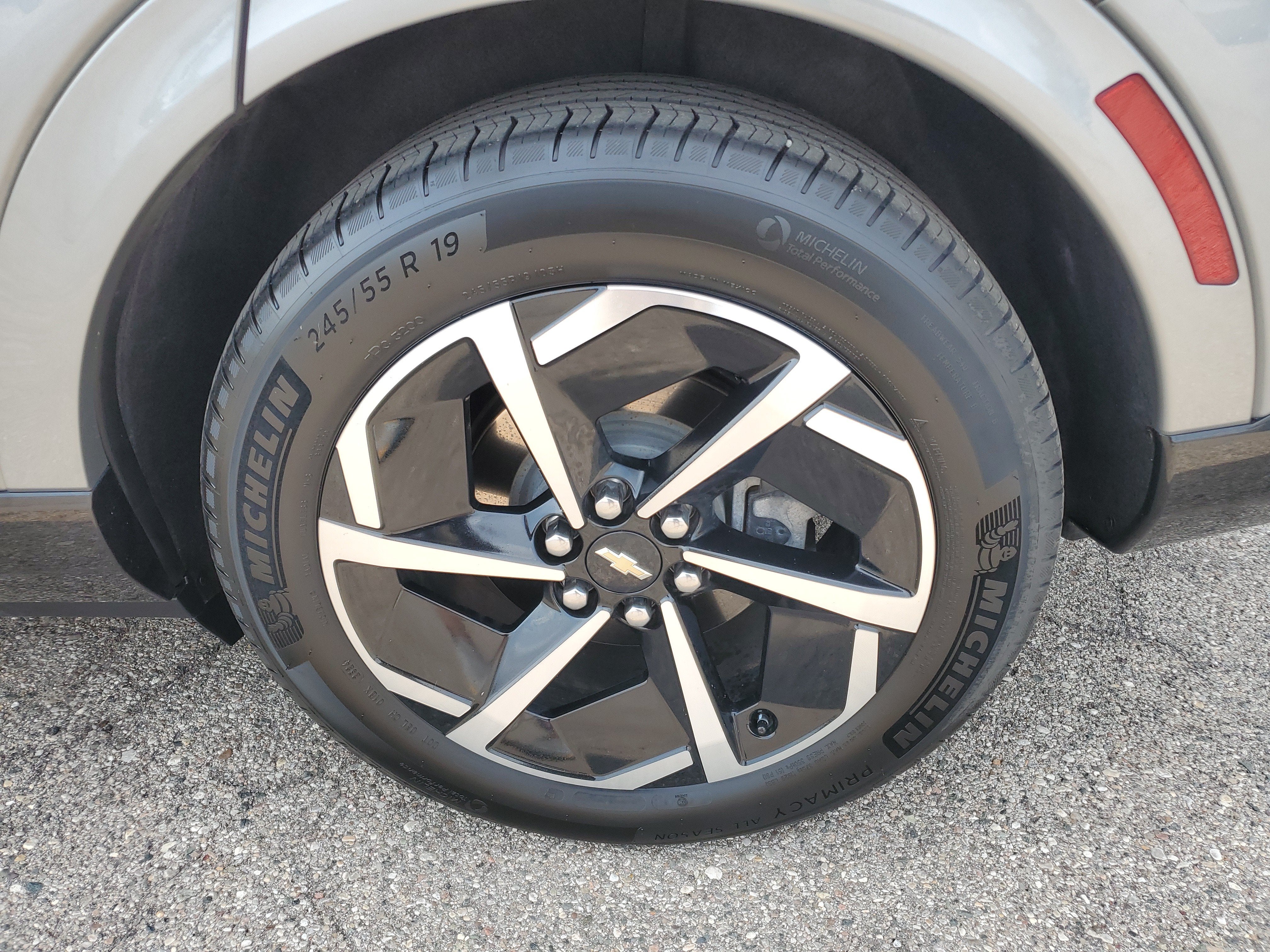 2025 Chevrolet Equinox EV LT