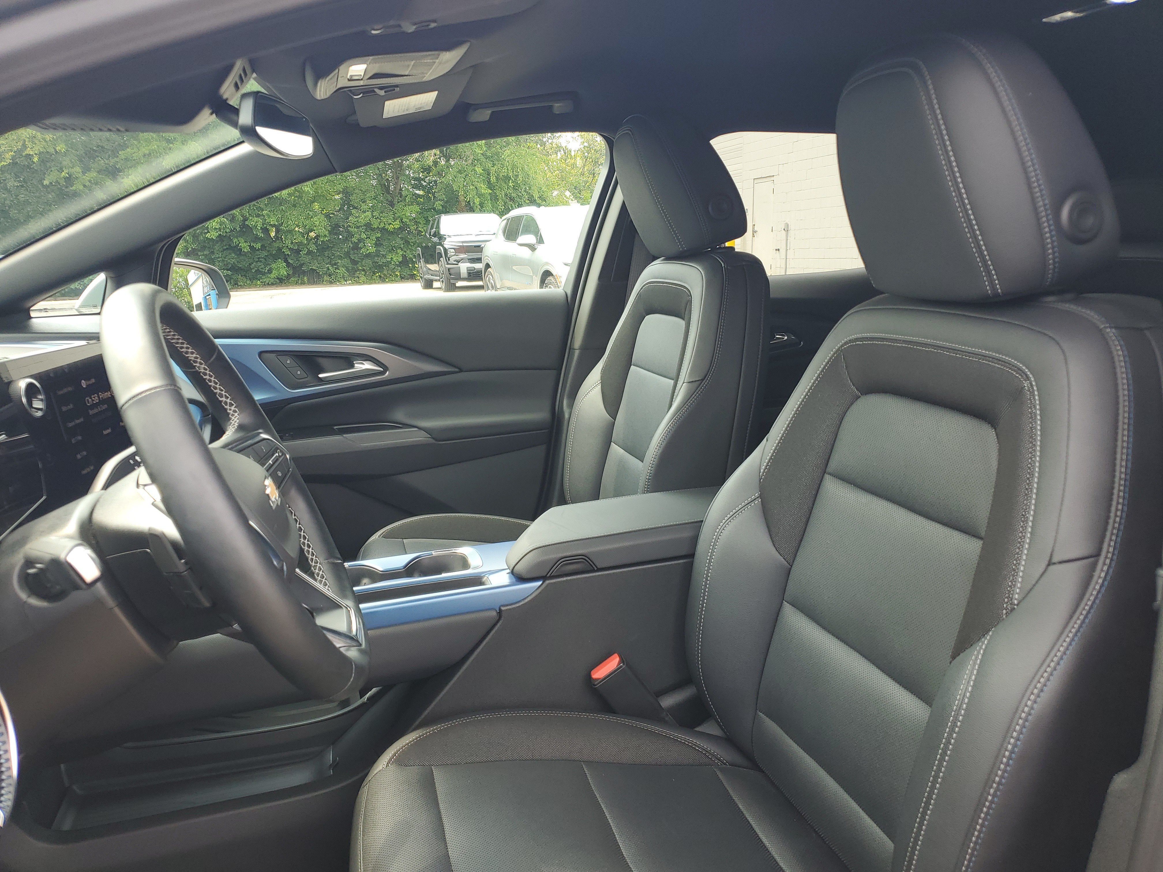 2025 Chevrolet Equinox EV LT