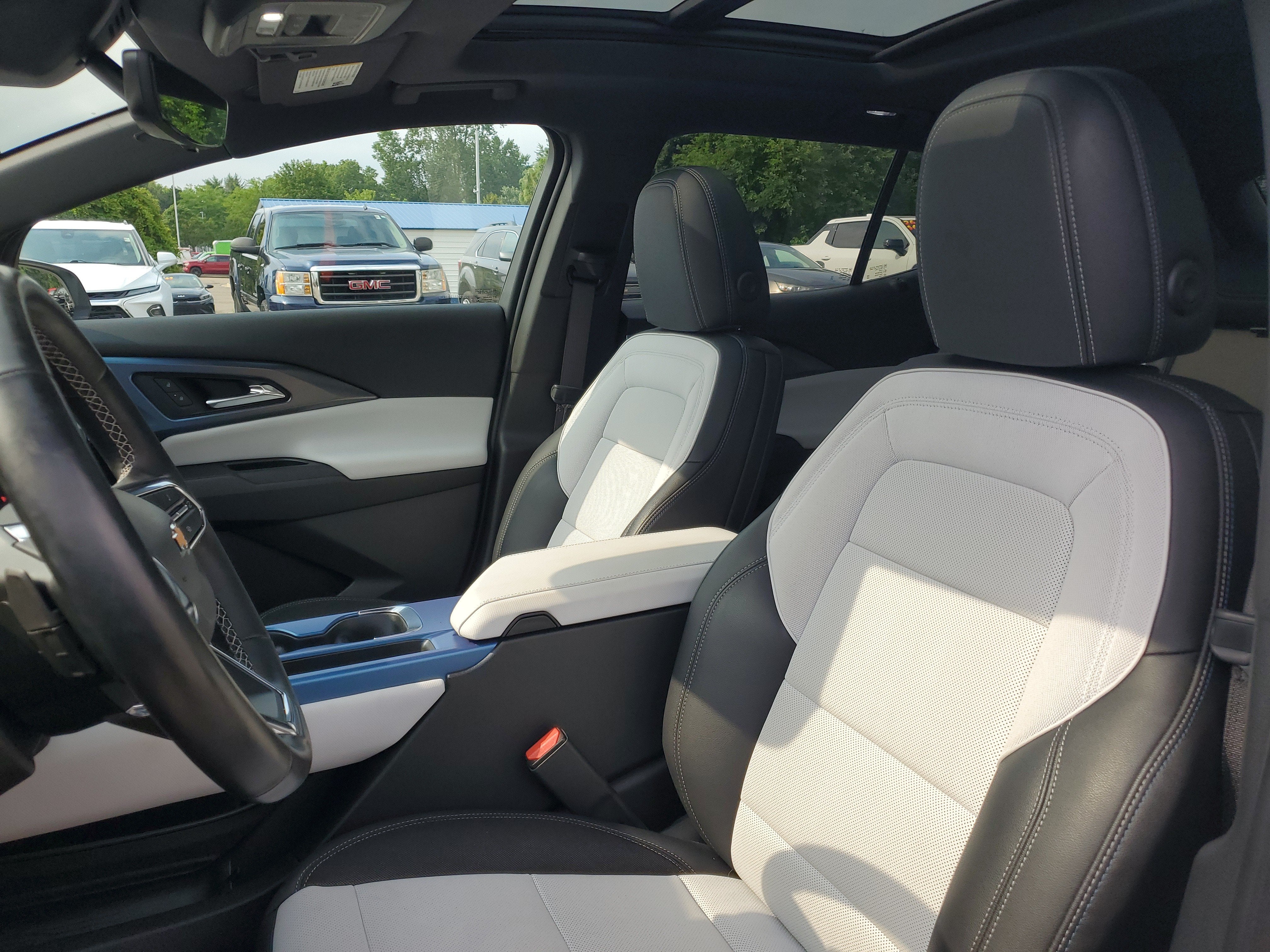 2025 Chevrolet Equinox EV LT