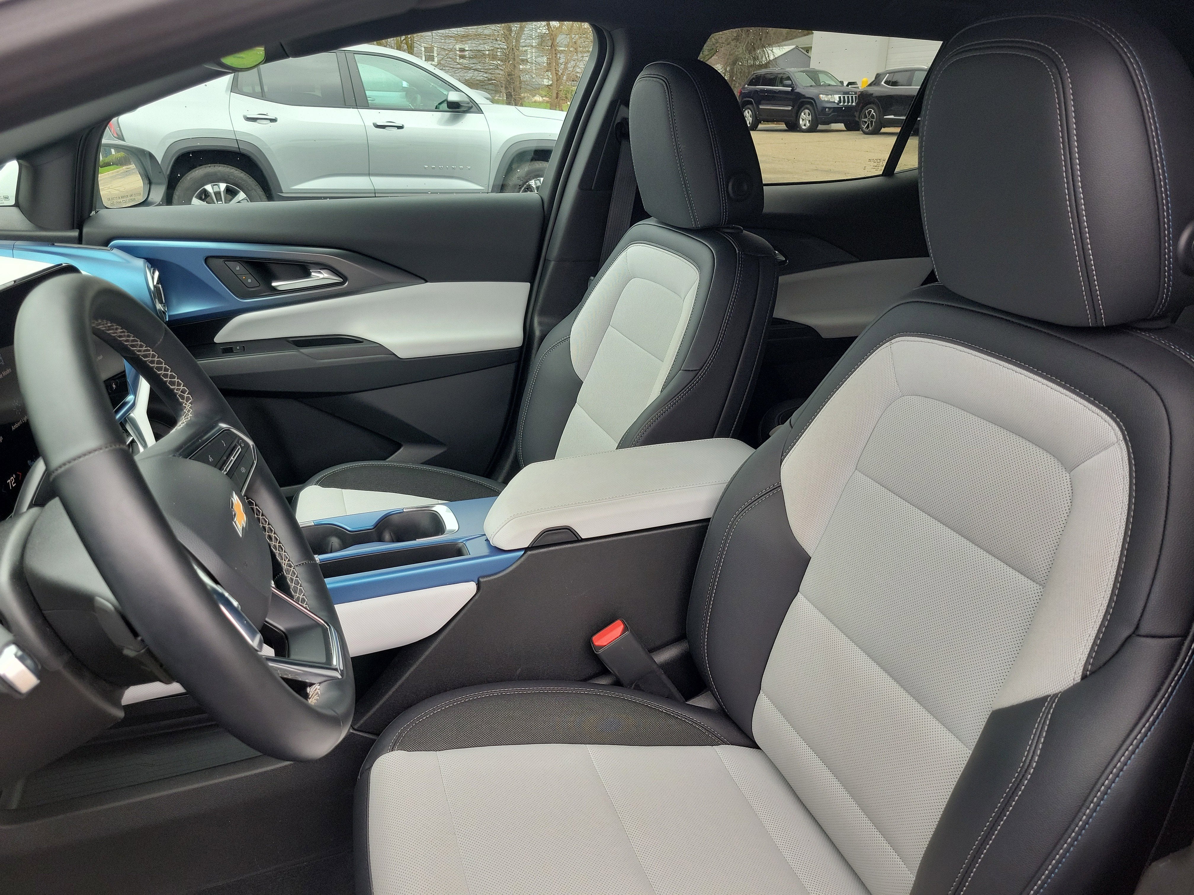 2025 Chevrolet Equinox EV LT