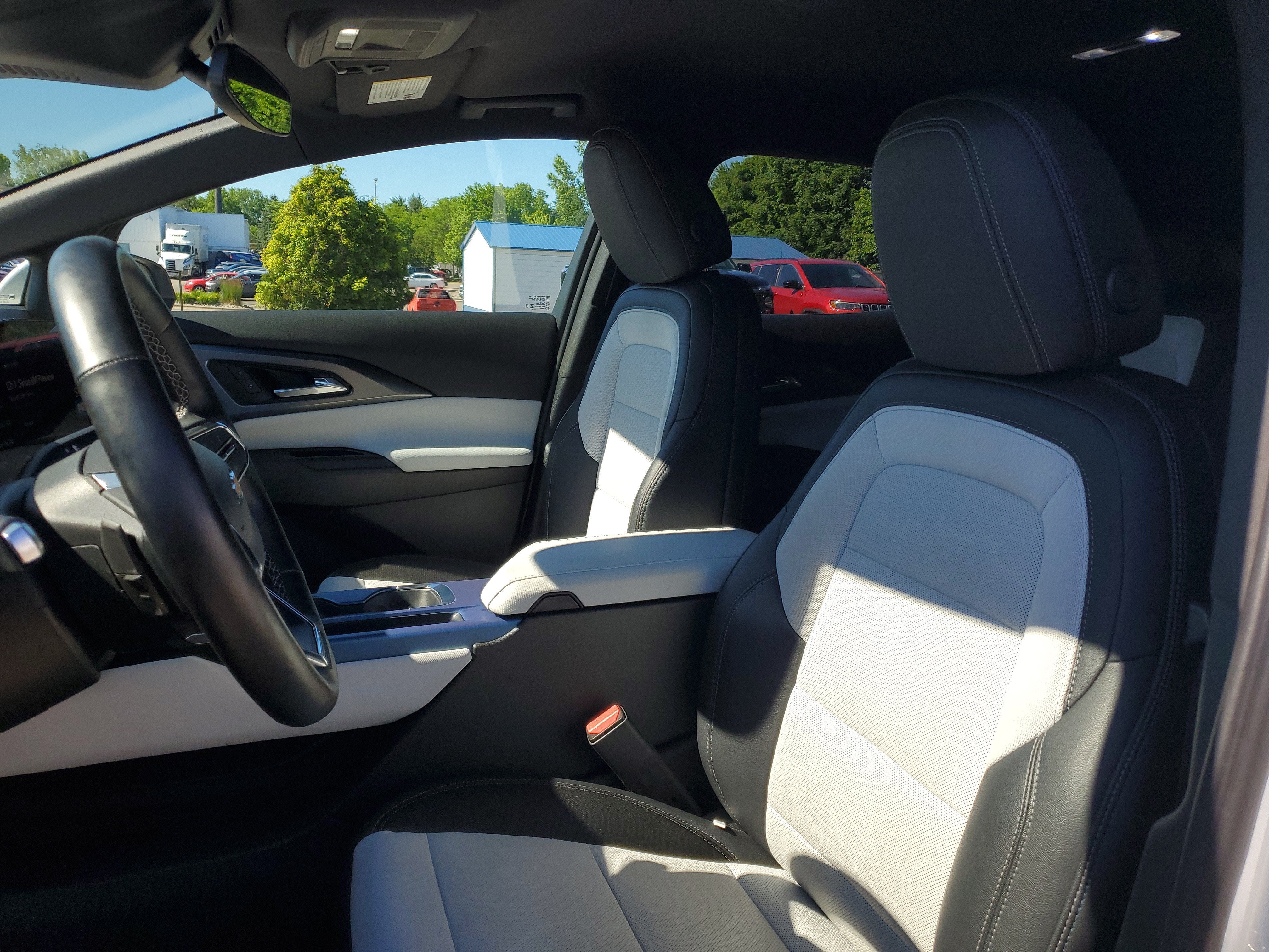 2025 Chevrolet Equinox EV LT