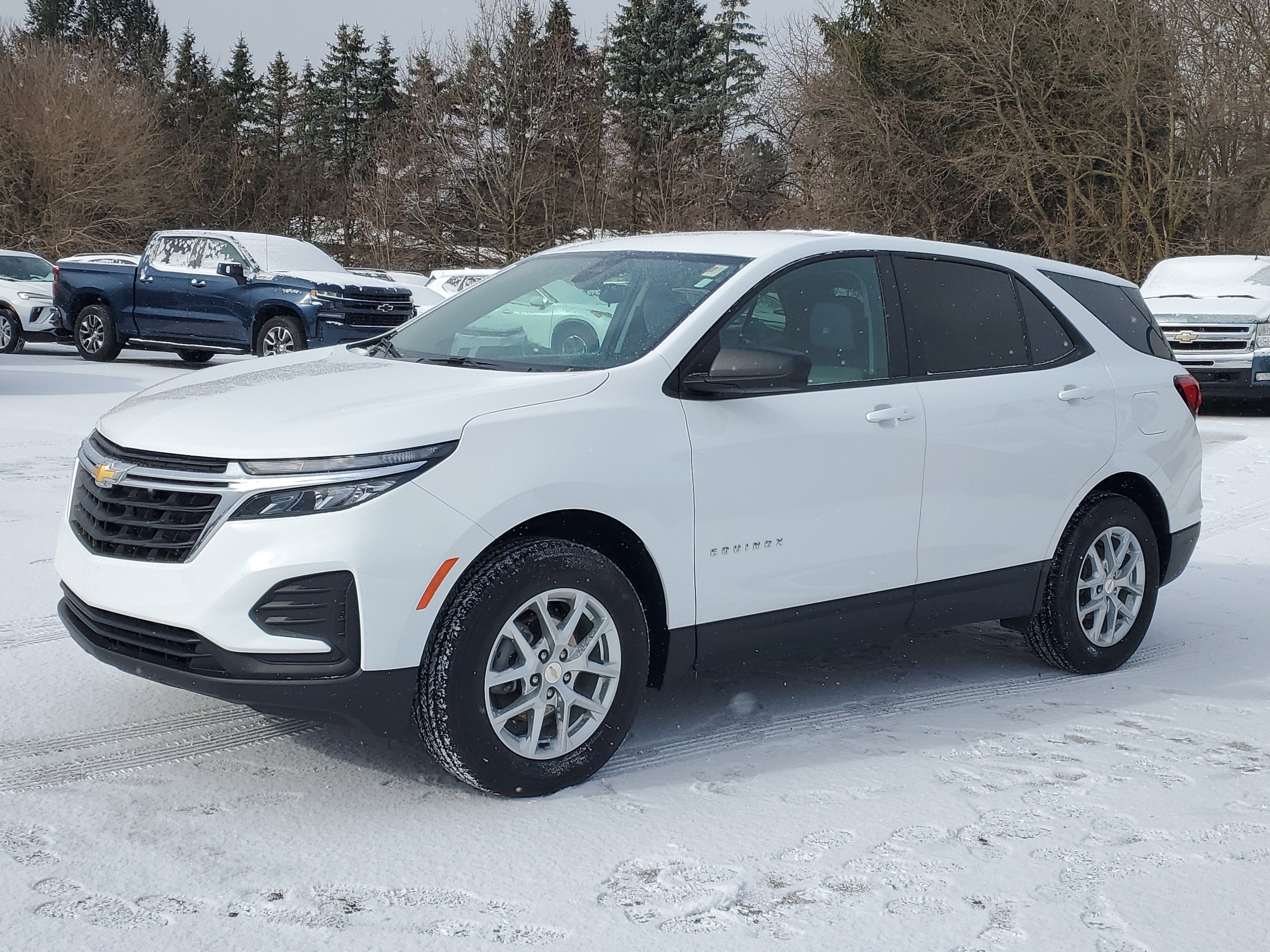 2023 Chevrolet Equinox LS
