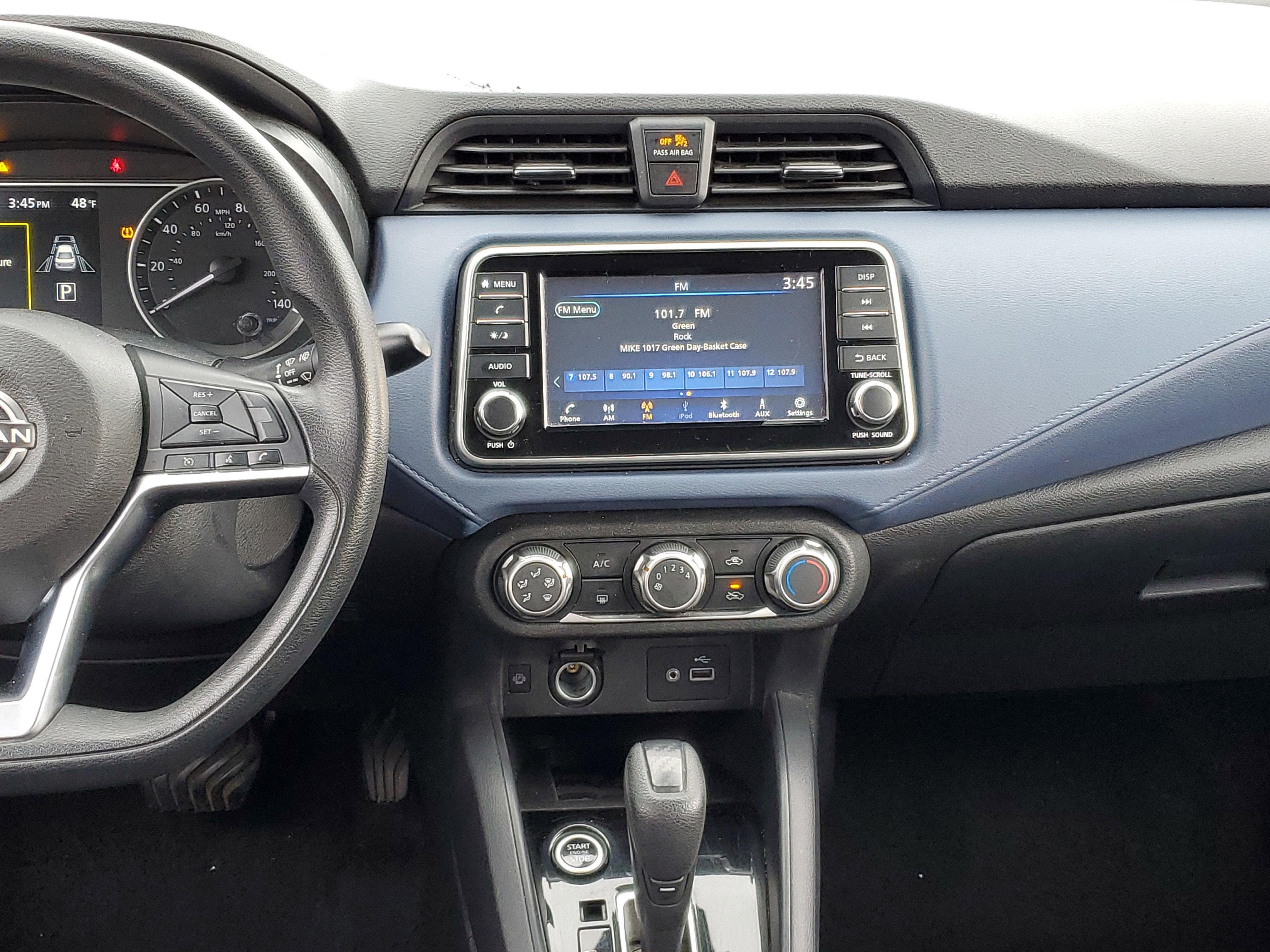 2023 Nissan Versa SV