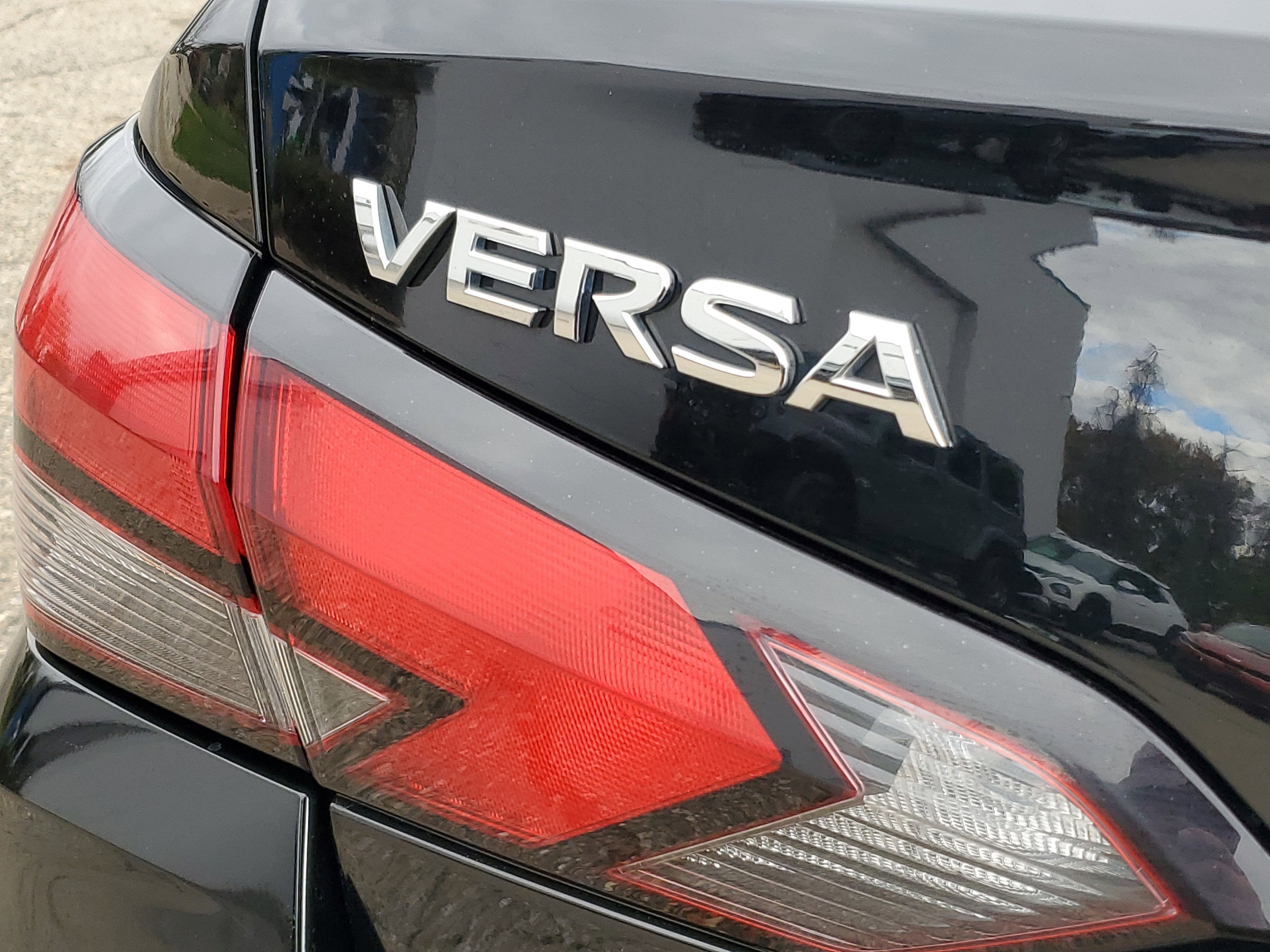 2023 Nissan Versa SV