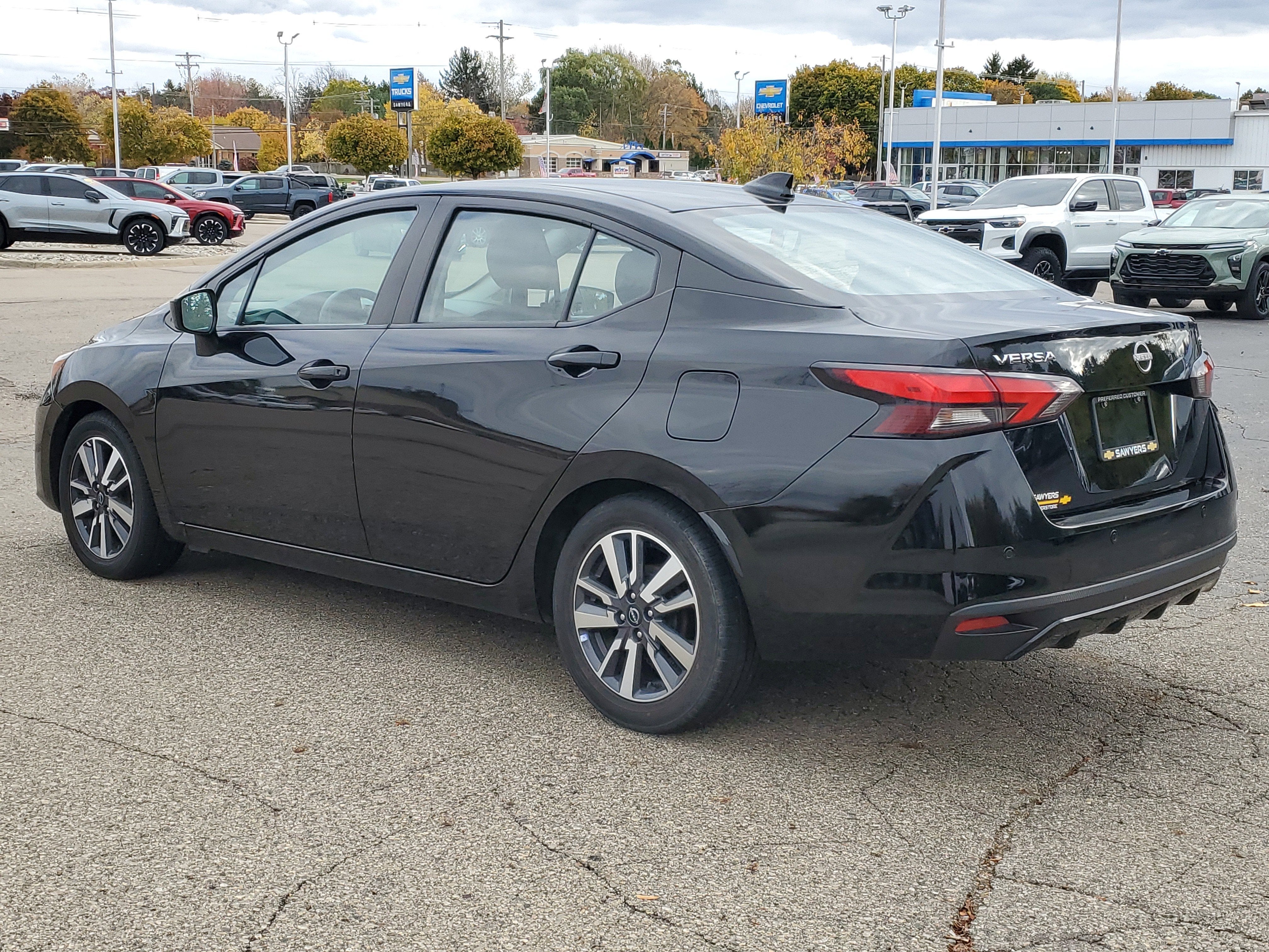 2023 Nissan Versa SV