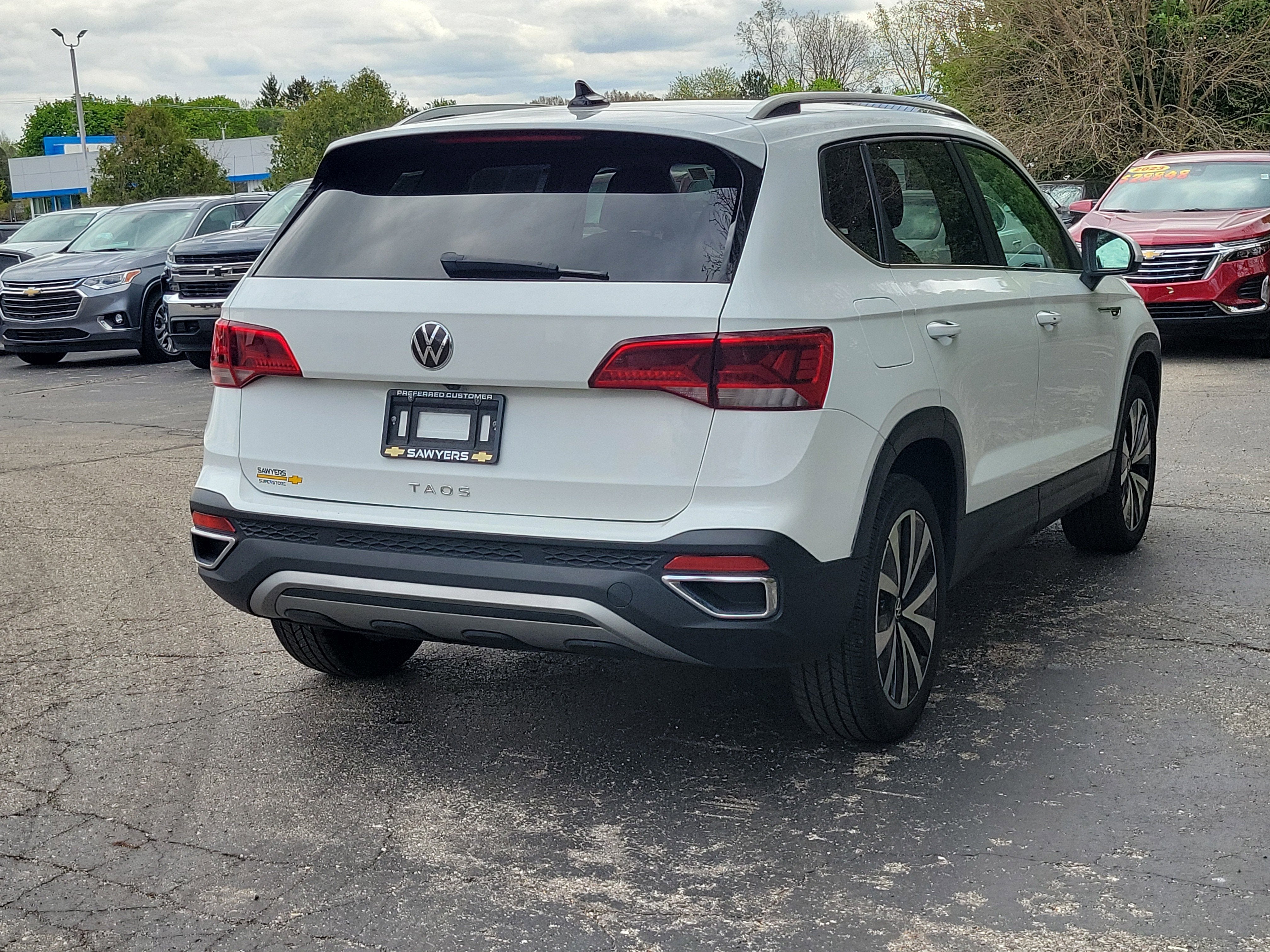 2024 Volkswagen Taos SE